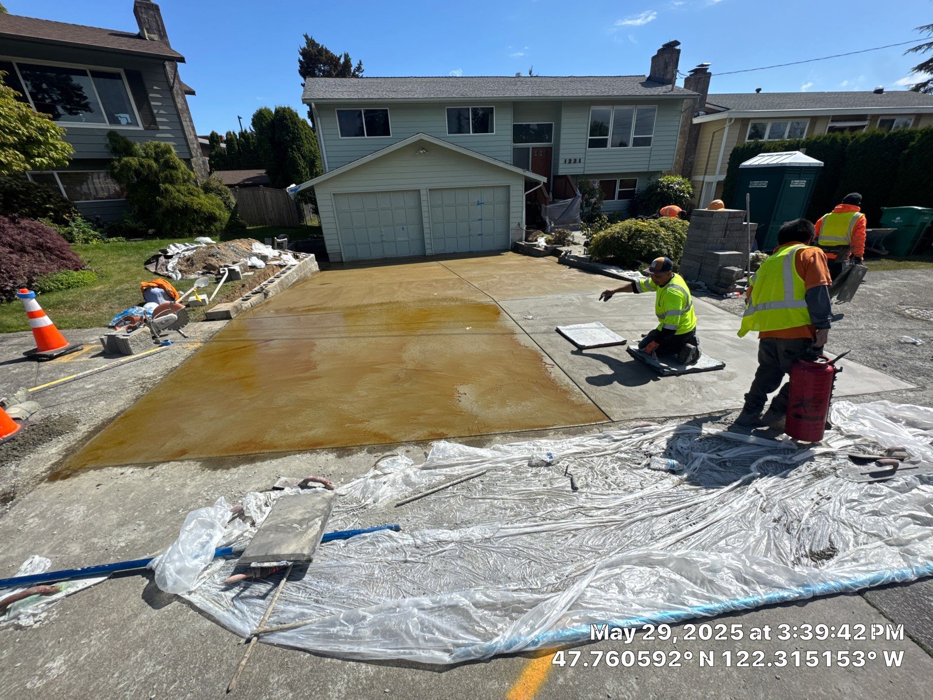 Concrete Patio & Driveway Renovation with Retaining Wall | Seattle  by Jireh Asphalt & Concrete Inc 