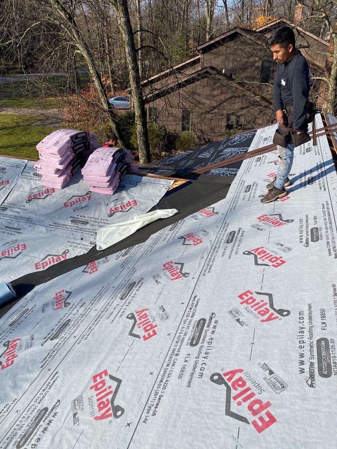 Residential Roofing Installation using Owens Corning Duration, Driftwood by Absolute Roofing and Construction