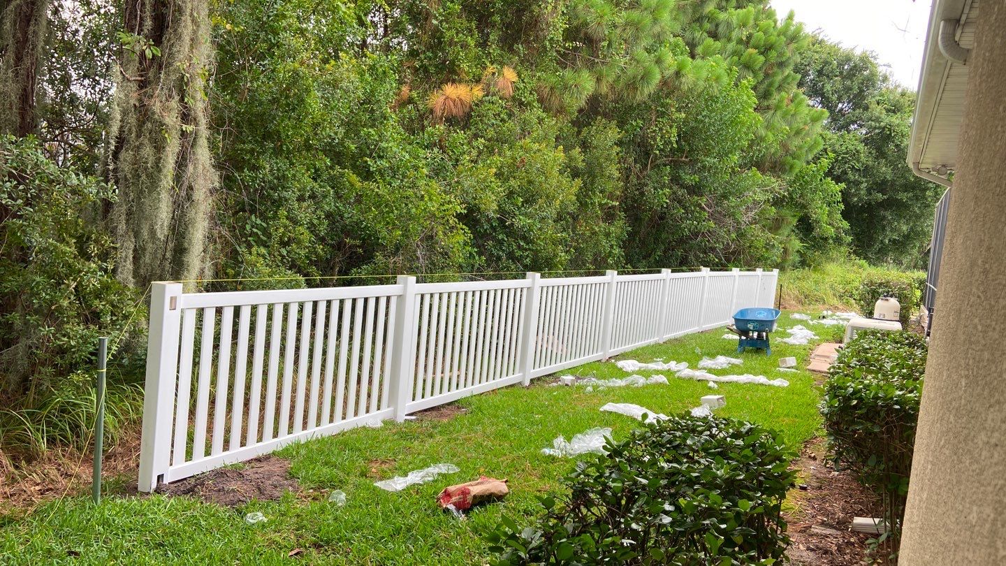 Bradenton, FL Vinyl Picket Fence Installation using White Vinyl Picket Fence by Asap fence and gates, LLC