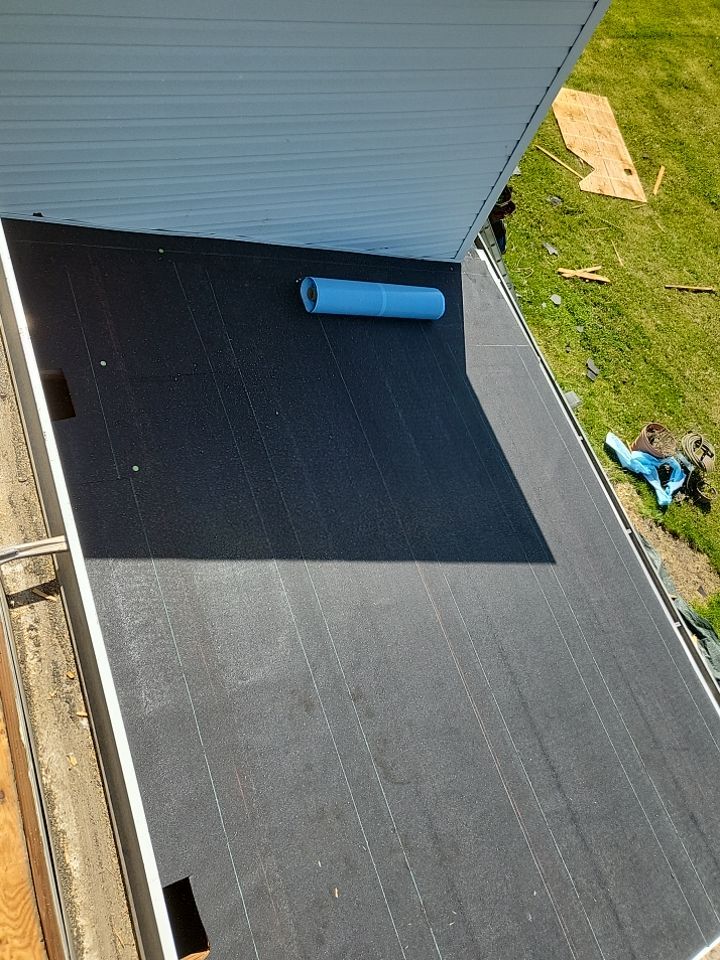 ATLAS PINNACLE COLOR: SUMMER STORM DRIP EDGE: WHITE by Eagle Eye Roofing