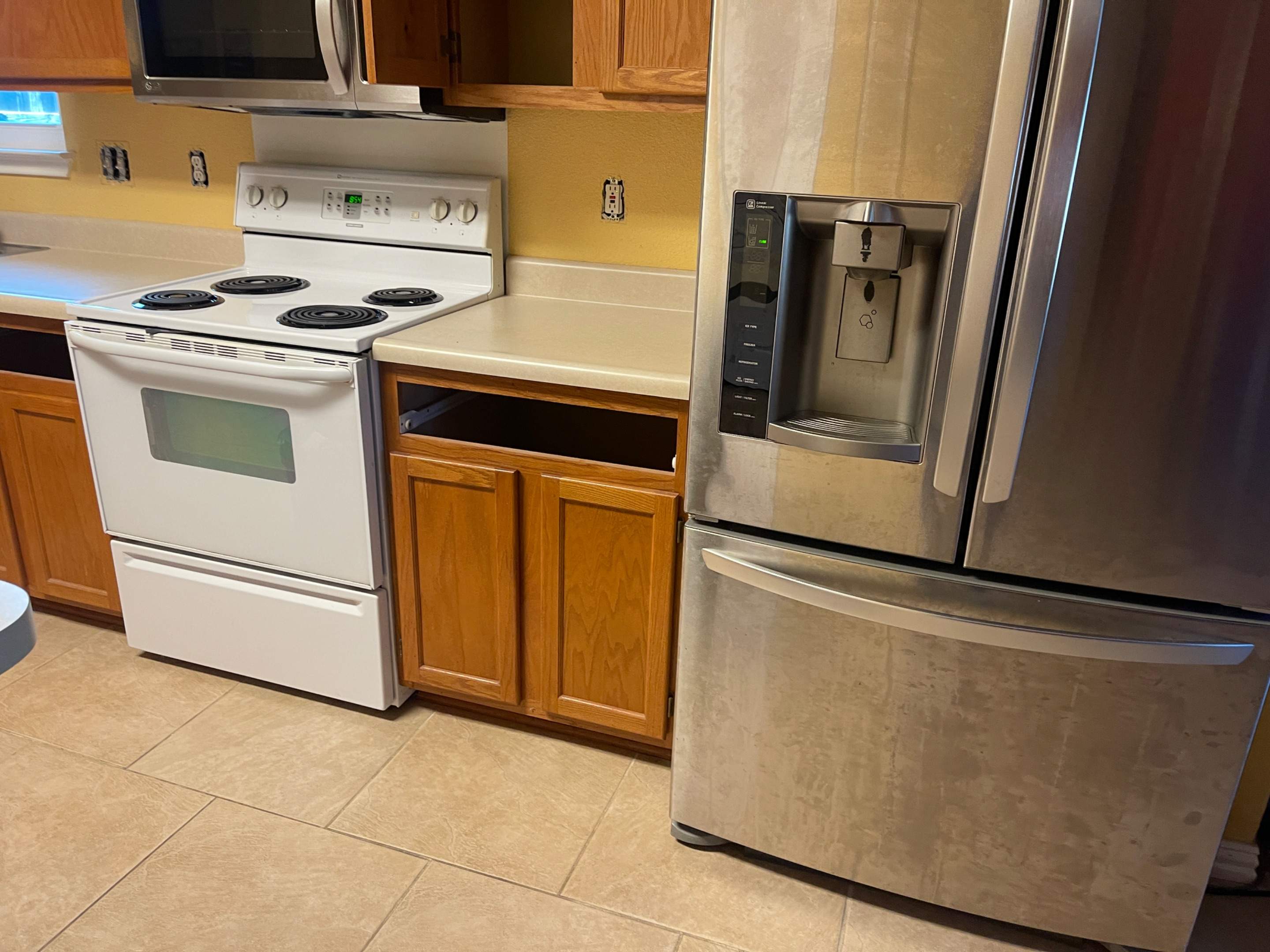 San Antonio Kitchen Remodel with White Shaker Cabinets and Granite by Mena stone surfaces