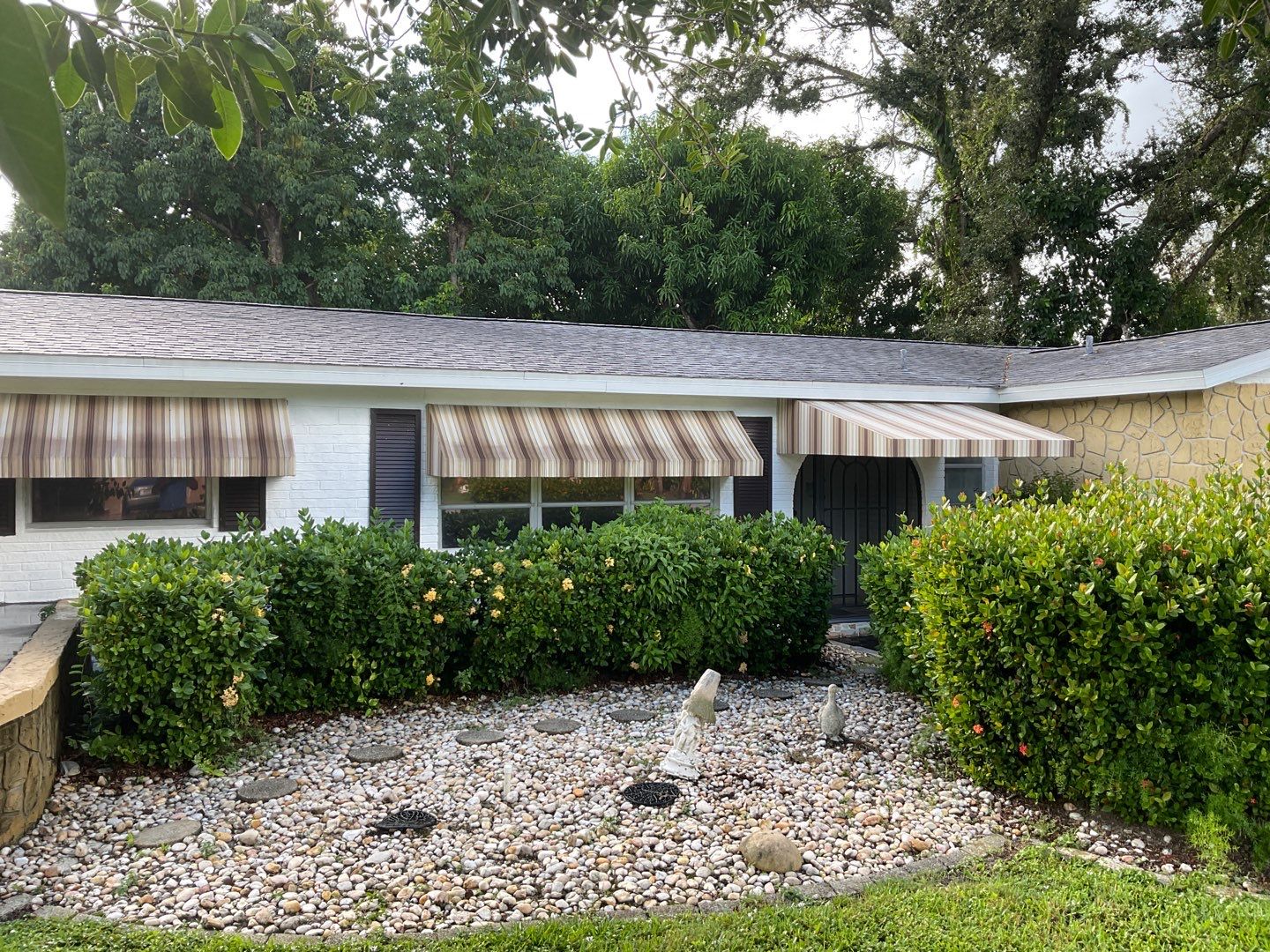 Aluminum Seamless Gutters and new Splash Guard Gutters in Fort Myers by Gutter Professors