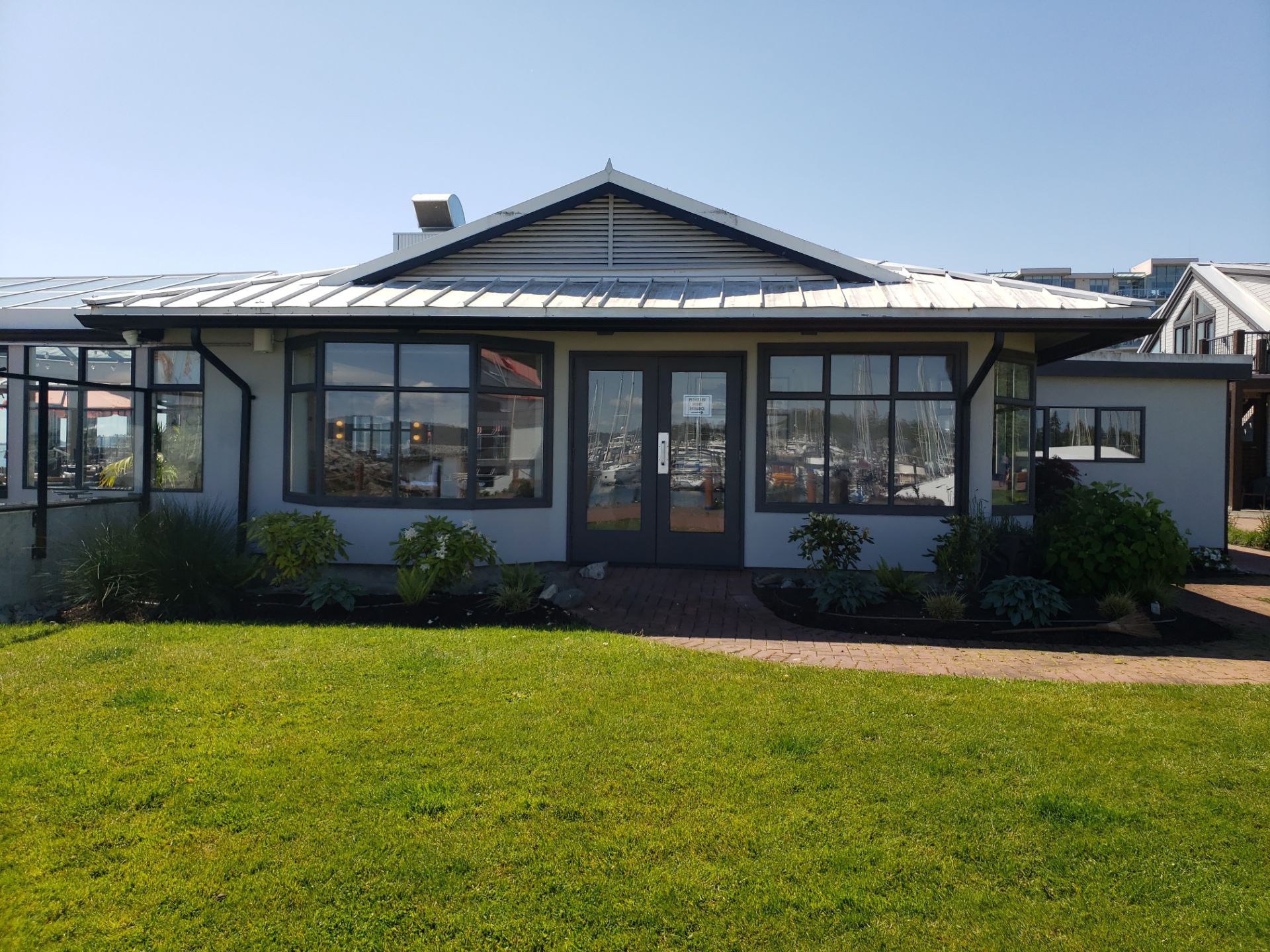 Sidney Pier by Habanero Garden and Exterior Care