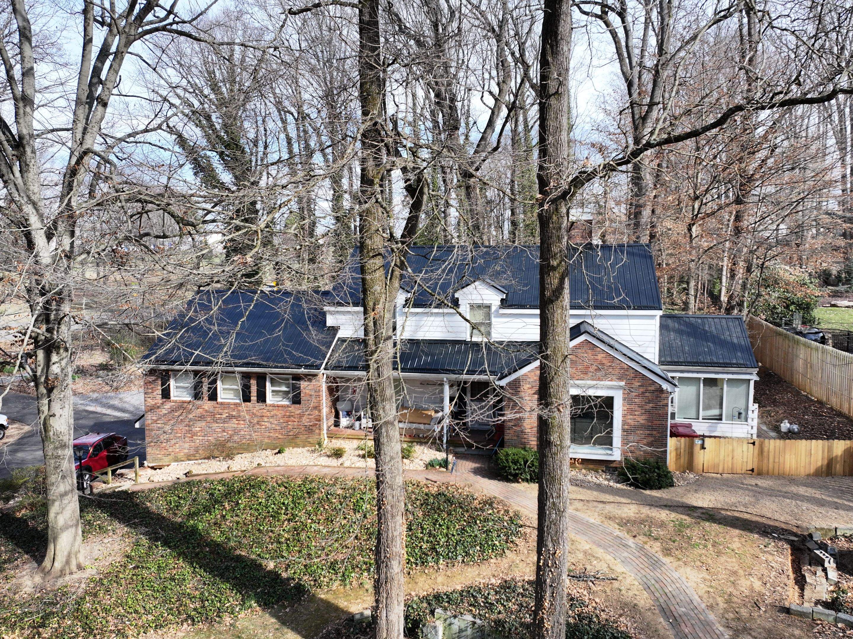 Pipkin Residence by Omnia Roofing