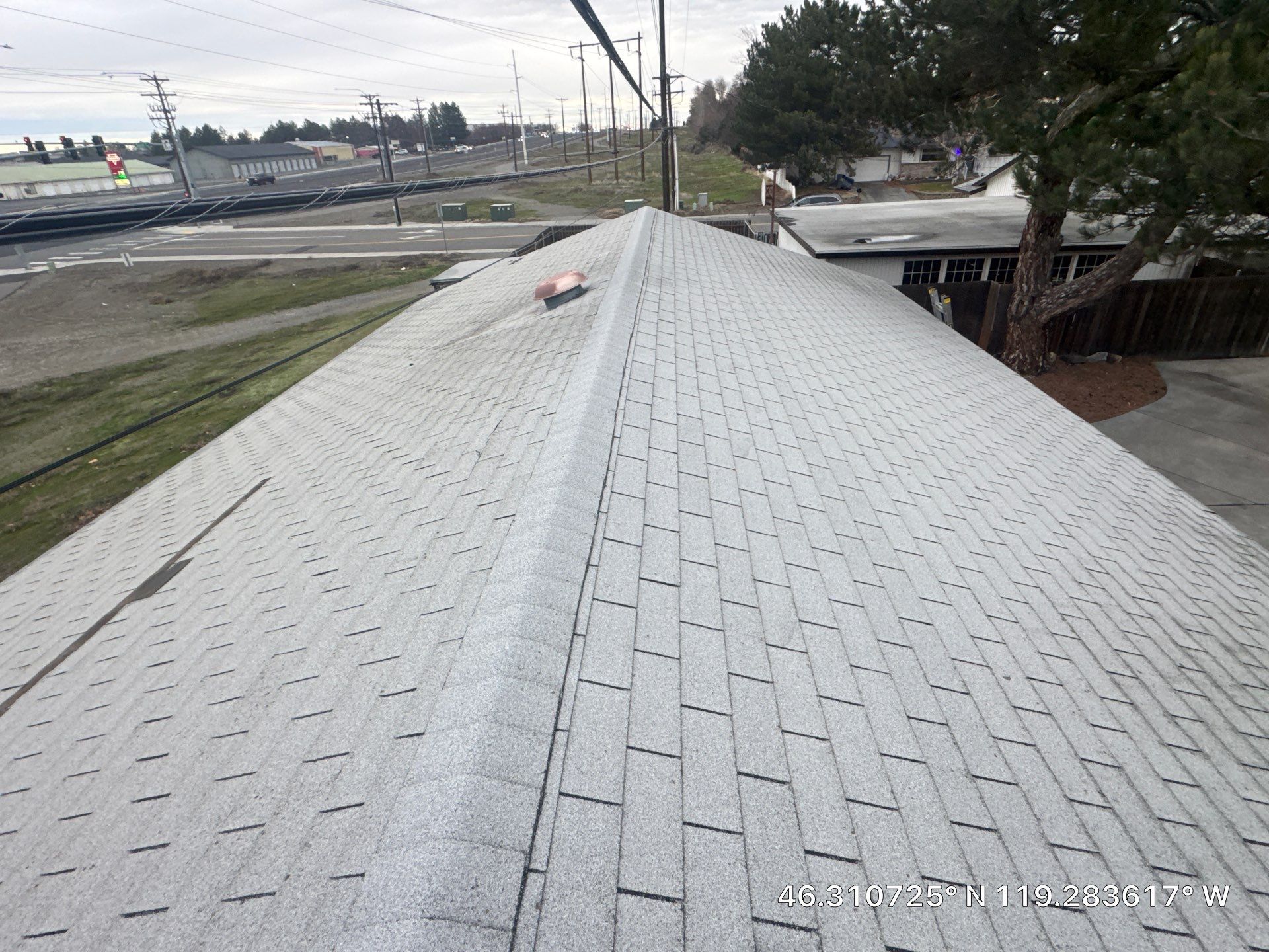 Residential Roof Replacement in Richland Featuring CertainTeed Landmark Shingles by Alpine Roofing