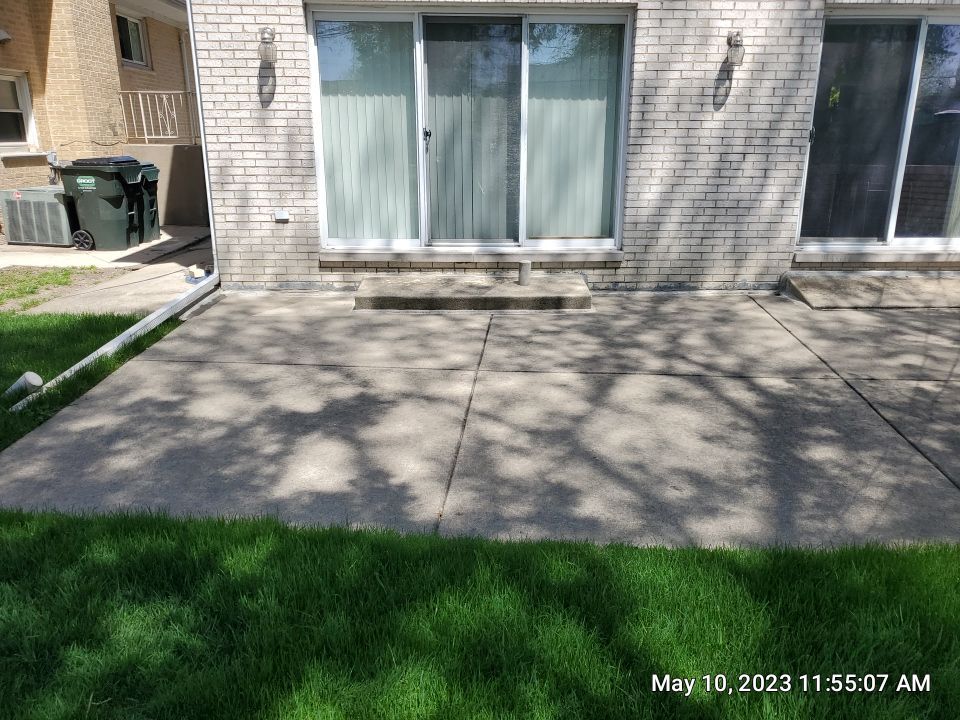 Lincolnwood, IL house washing, and patios by Northern Power Washing LLC.