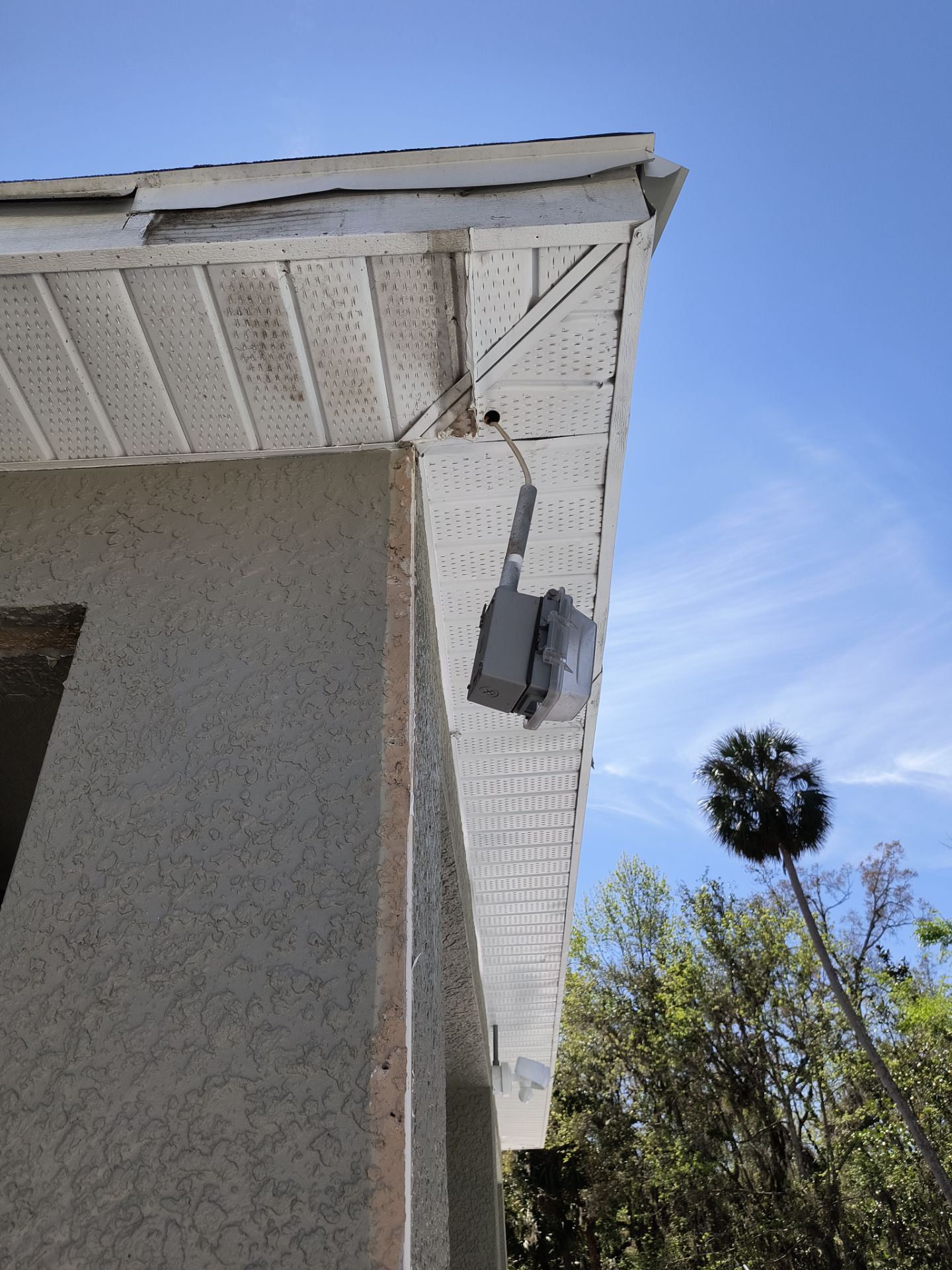 White 6'' Seamless K-style Gutters and Downspouts in Wesley Chapel, FL  by Gutter Professors