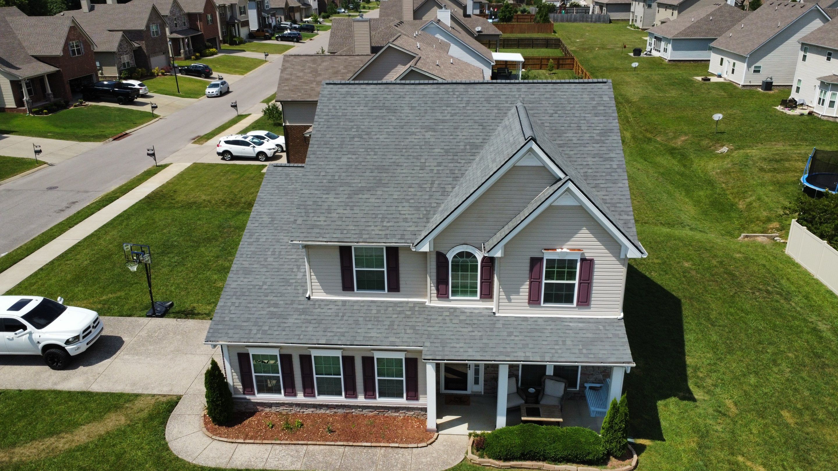 Residential Roofing Installation using Owens Corning Oakridge Roofing System by Undersun Roofing 