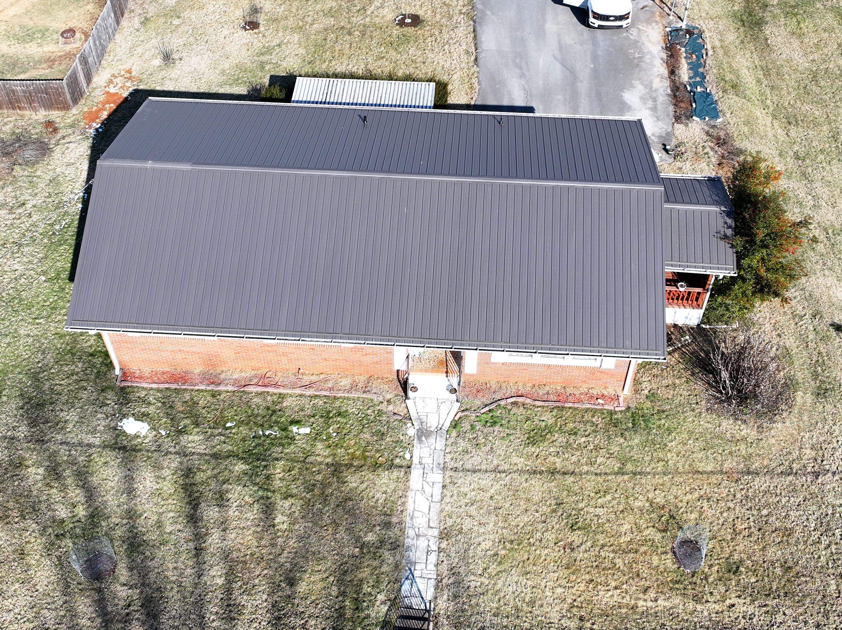 Lange Residence by Omnia Roofing