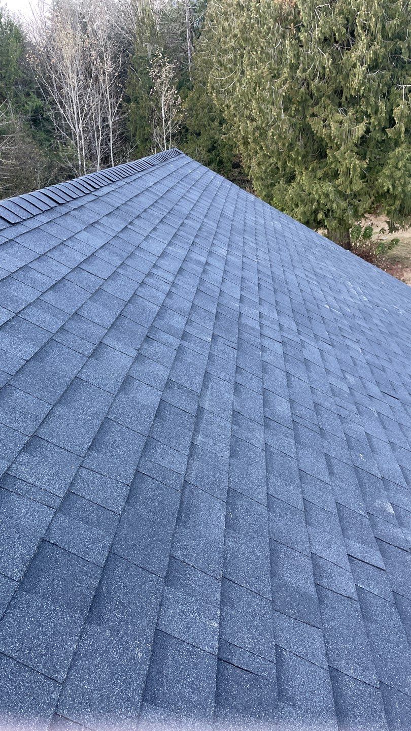 Residential Roofing Installation using OC Oakridge shingles by Top Notch Roofing Inc