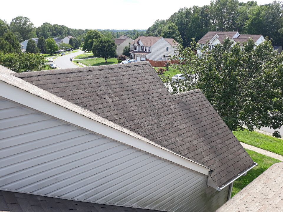 Woodbridge: CertainTeed Landmark Designer Shingles in Cottage Red by RM Banning, Inc.