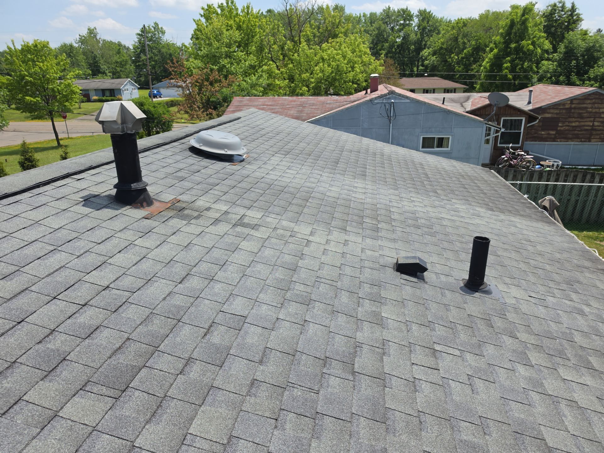Richard S: Residential Roof Replacement and White Vinyl Siding Installation in Streetsboro by Eagle Eye Roofing