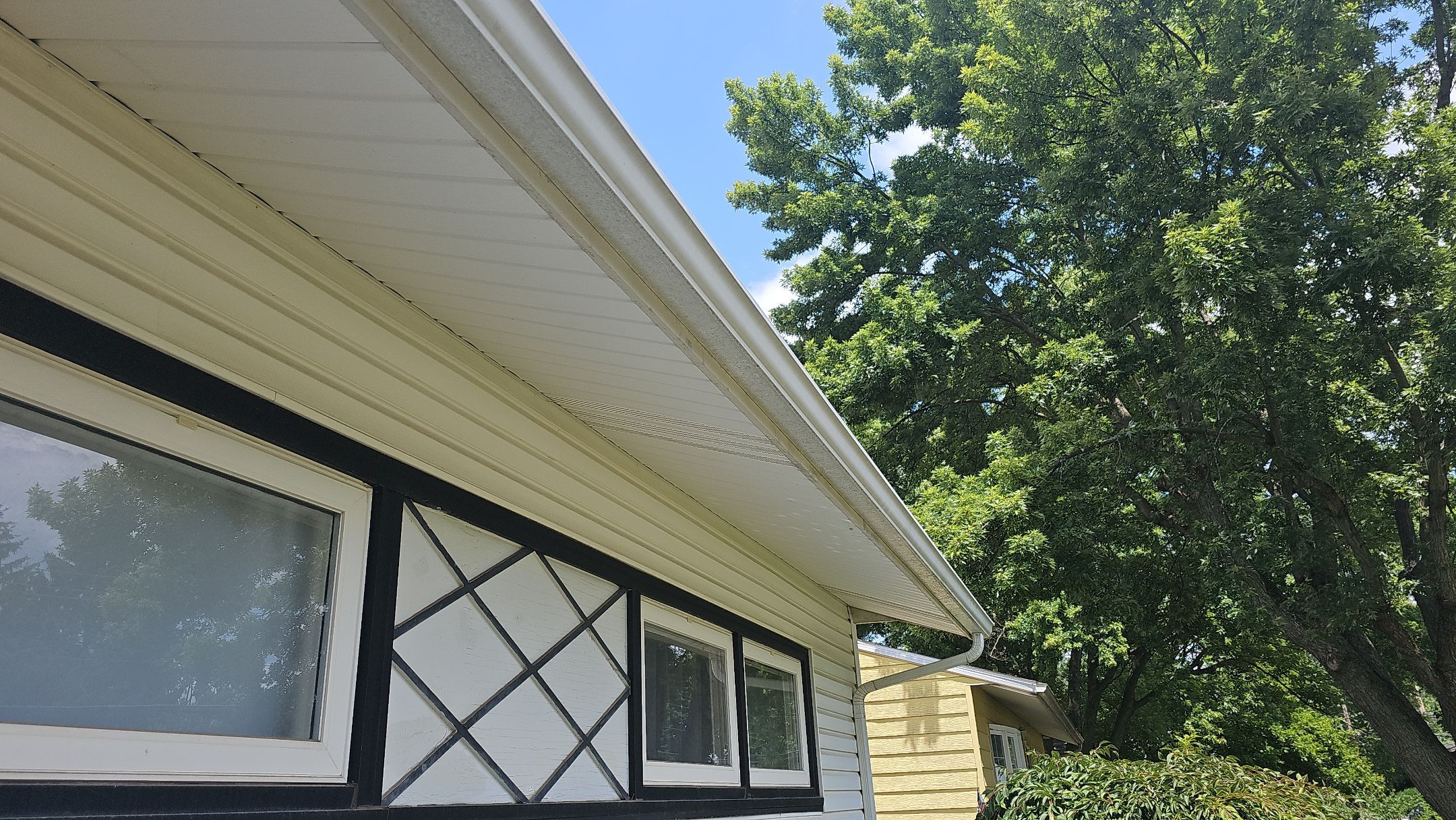 ATLAS PINNACLE COLOR: SCOTCHGARD BLACK SHADOW by Eagle Eye Roofing