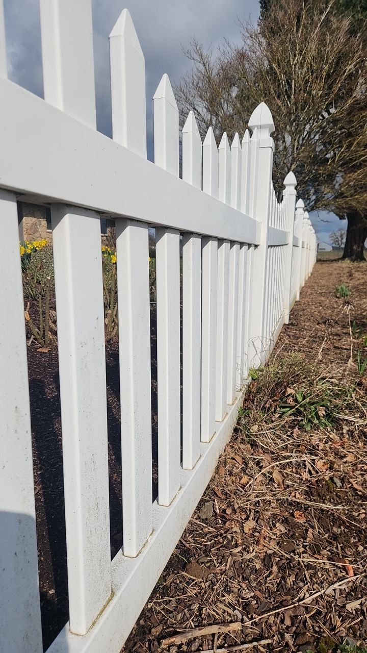Vinyl Fence Wash using Soft wash solution by Willamette Outdoor Wash LLC