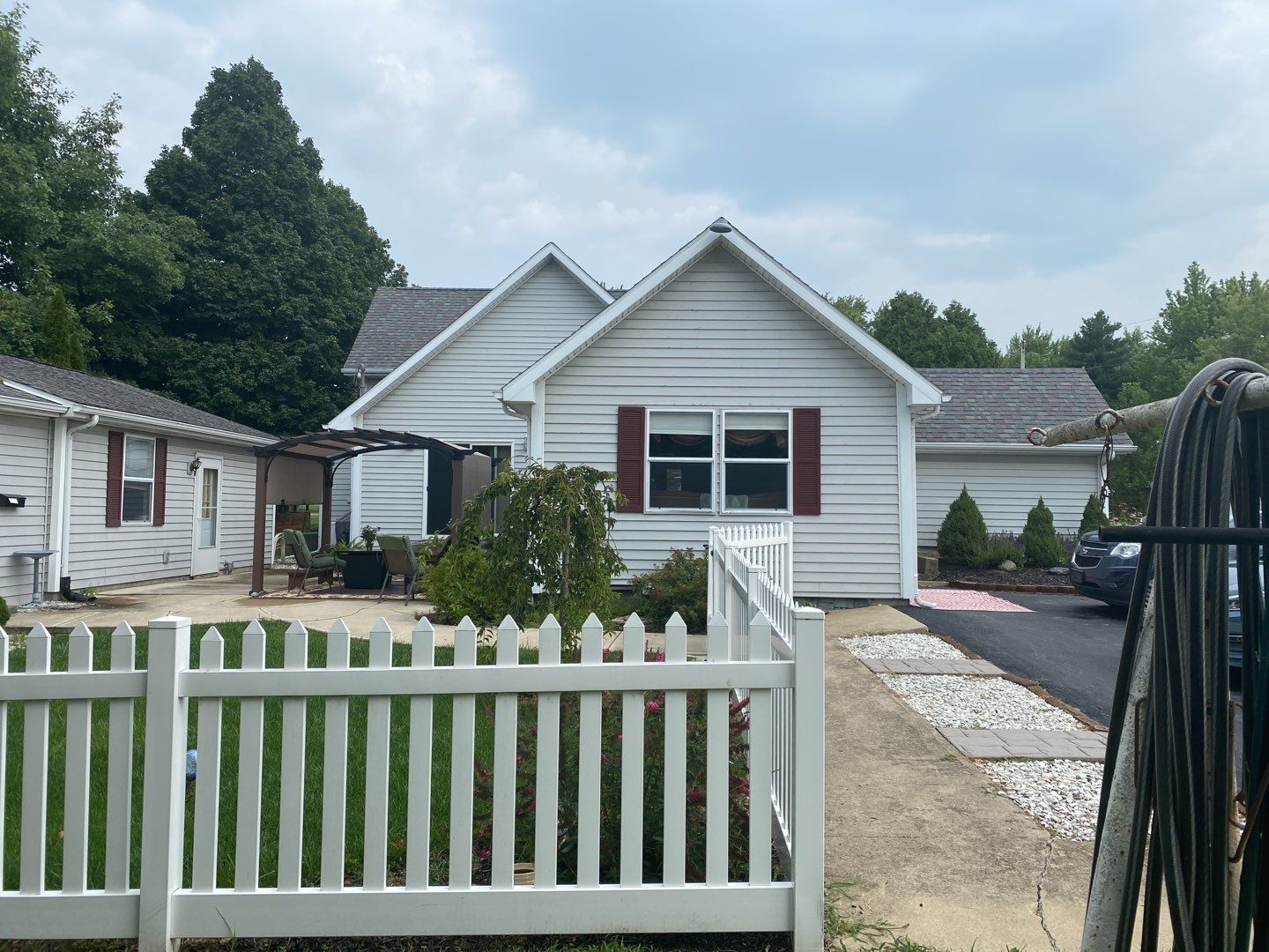Residential Roofing Installation using Vic West Nothridge Slate by 4Ever Metal Roofing