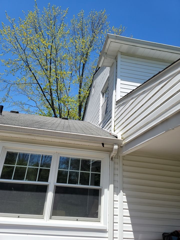 ATLAS PINNACLE COLOR: SUMMER STORM DRIP EDGE: WHITE by Eagle Eye Roofing