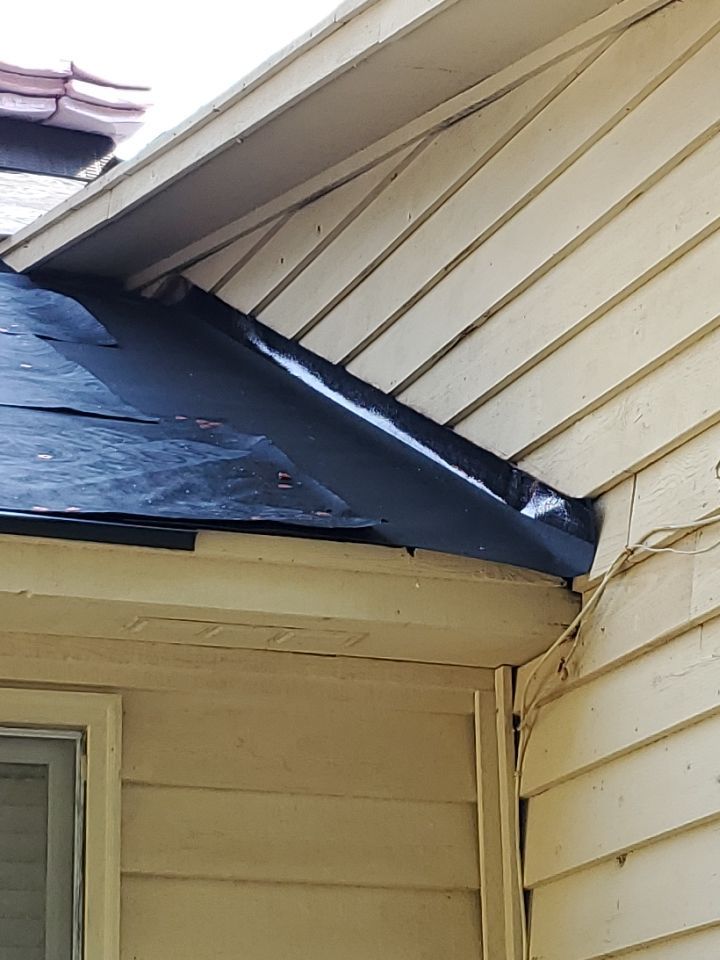 Residential Roofing Installation using Owens Corning® Oakridge Onyx Black by Indigo State Roofing