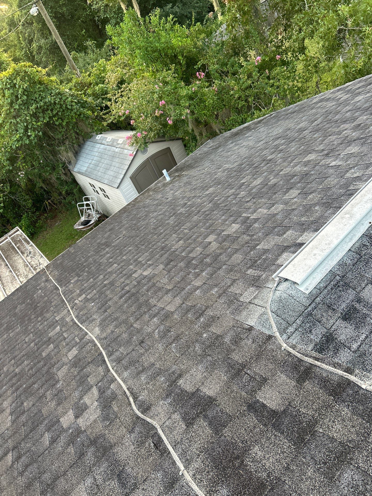 Residential Roof Installation With Atlas Pinnacle Pristine Shingles in Ocala by Pinnacle Roofing Group