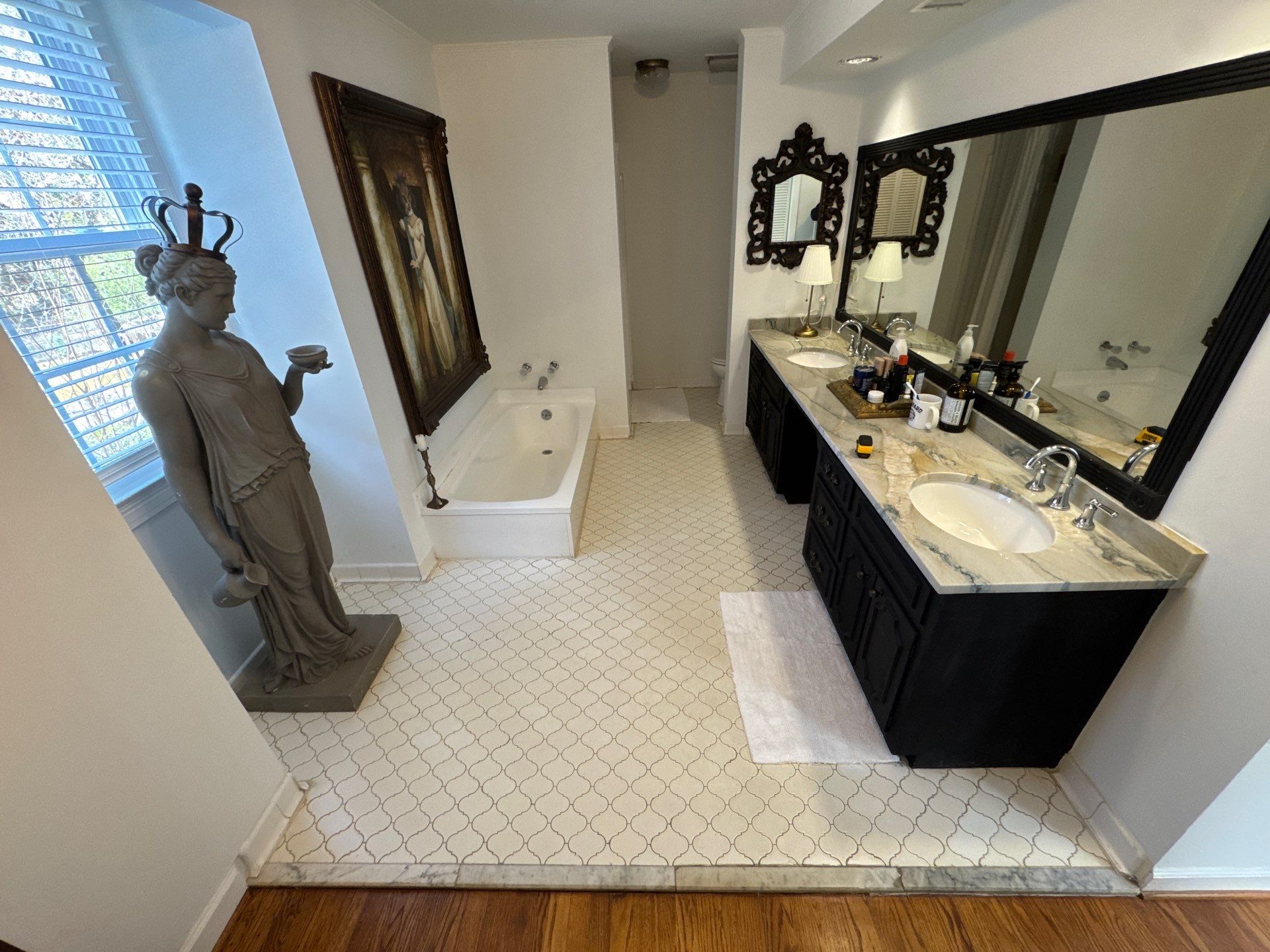 Master bathroom renovation by Prudencio