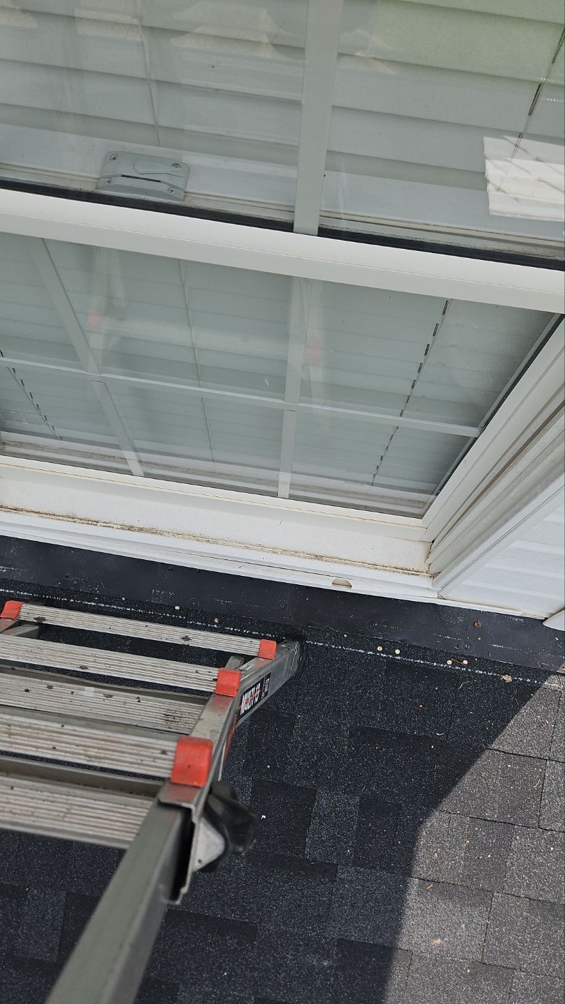 Residential Roofing Installation using Owens Corning® Oakridge Onyx Black by Indigo State Roofing