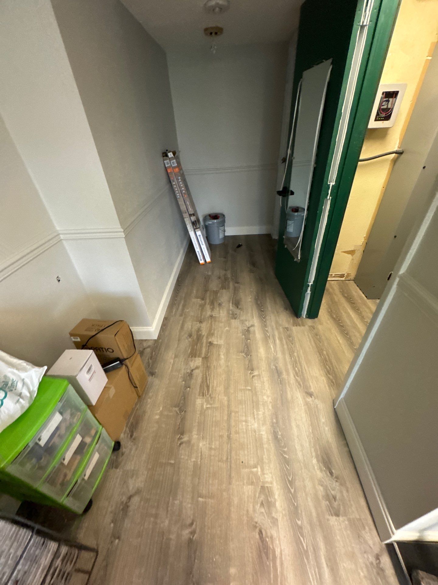 Old carpet to new LVP by Vrmmm Flooring