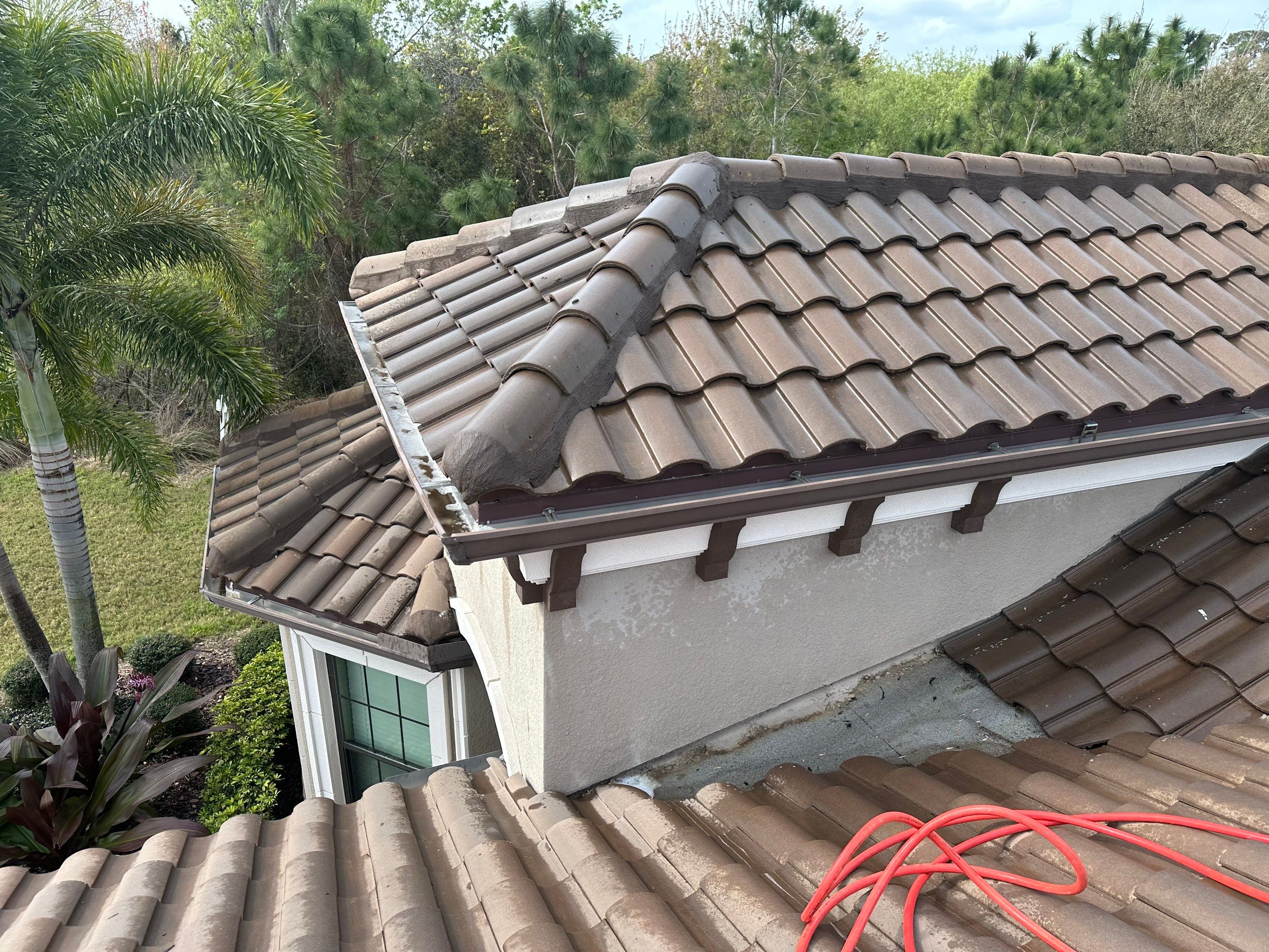 Concrete Tile Roof, Paver Pool Deck, Screen Enclosure & Driveway Cleaning in Artisan Lakes Esplanade, Palmetto, FL | Sunshine AquaWash by Sunshine AquaWash