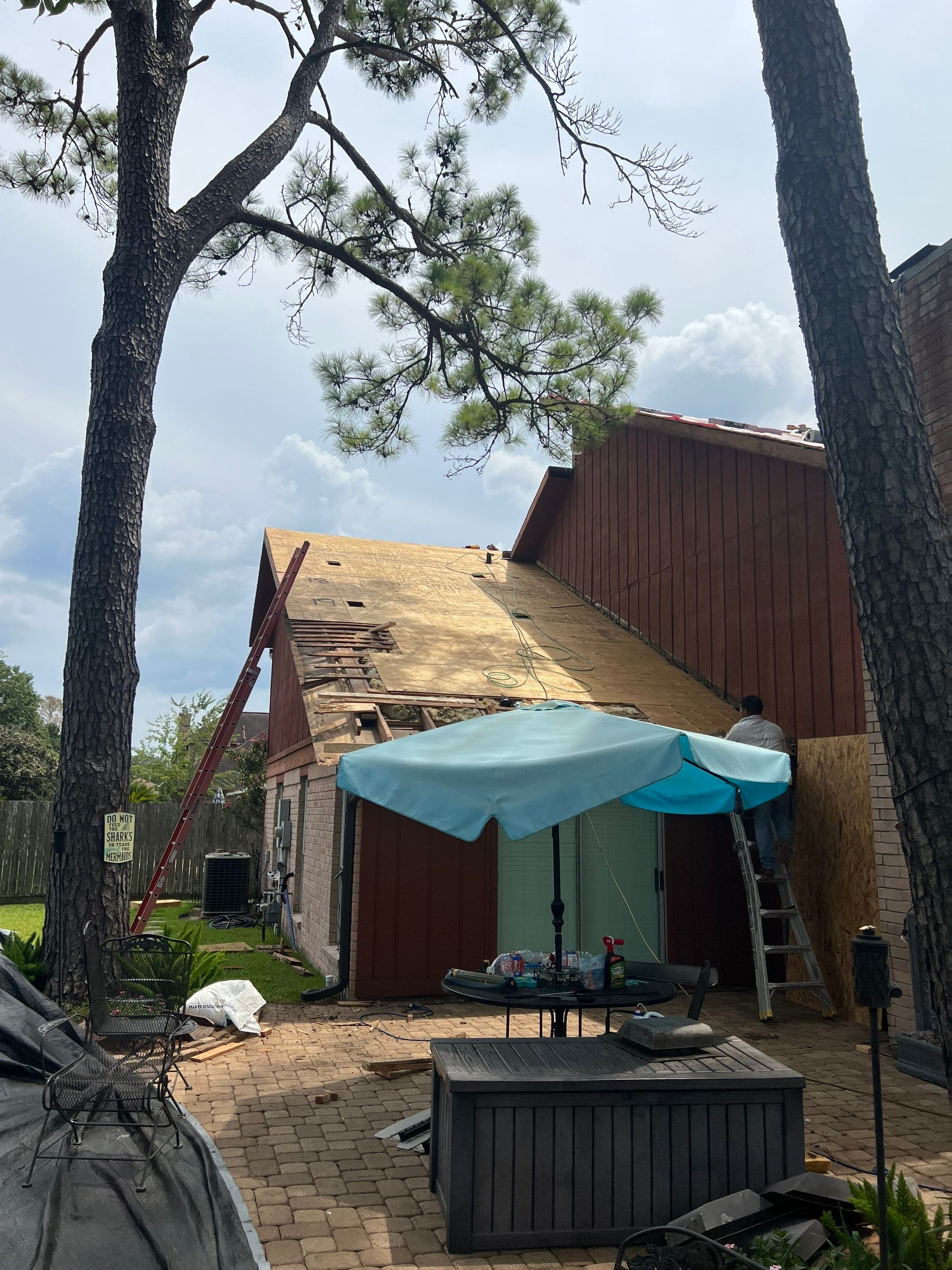 Residential Roofing Installation using Owen's Corning Duration (Lifetime) Shingles by Roof Repair Company