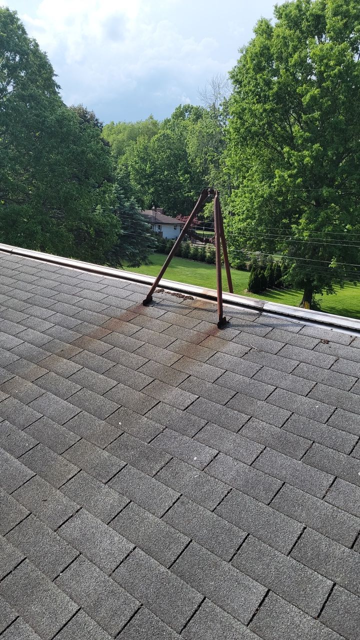 Brand: Atlas Pinnacle Color: Pristine Scotchgarde Pewter Drip: White by Eagle Eye Roofing