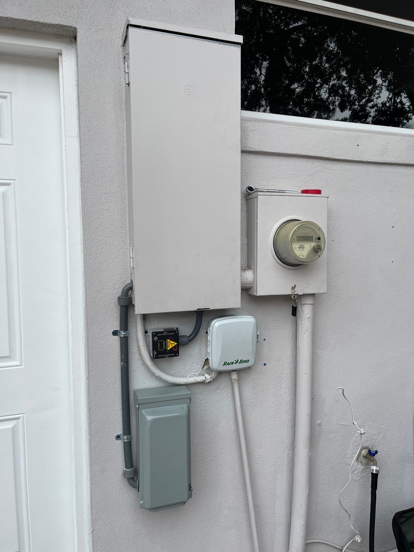 Portable Backup System by Smartron Electric