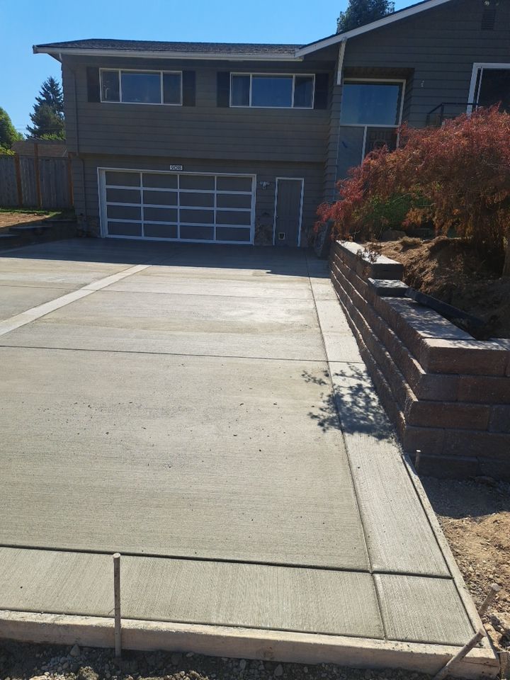 Justin | Retaining Wall, Landscape Project  by Jireh Asphalt & Concrete Inc 