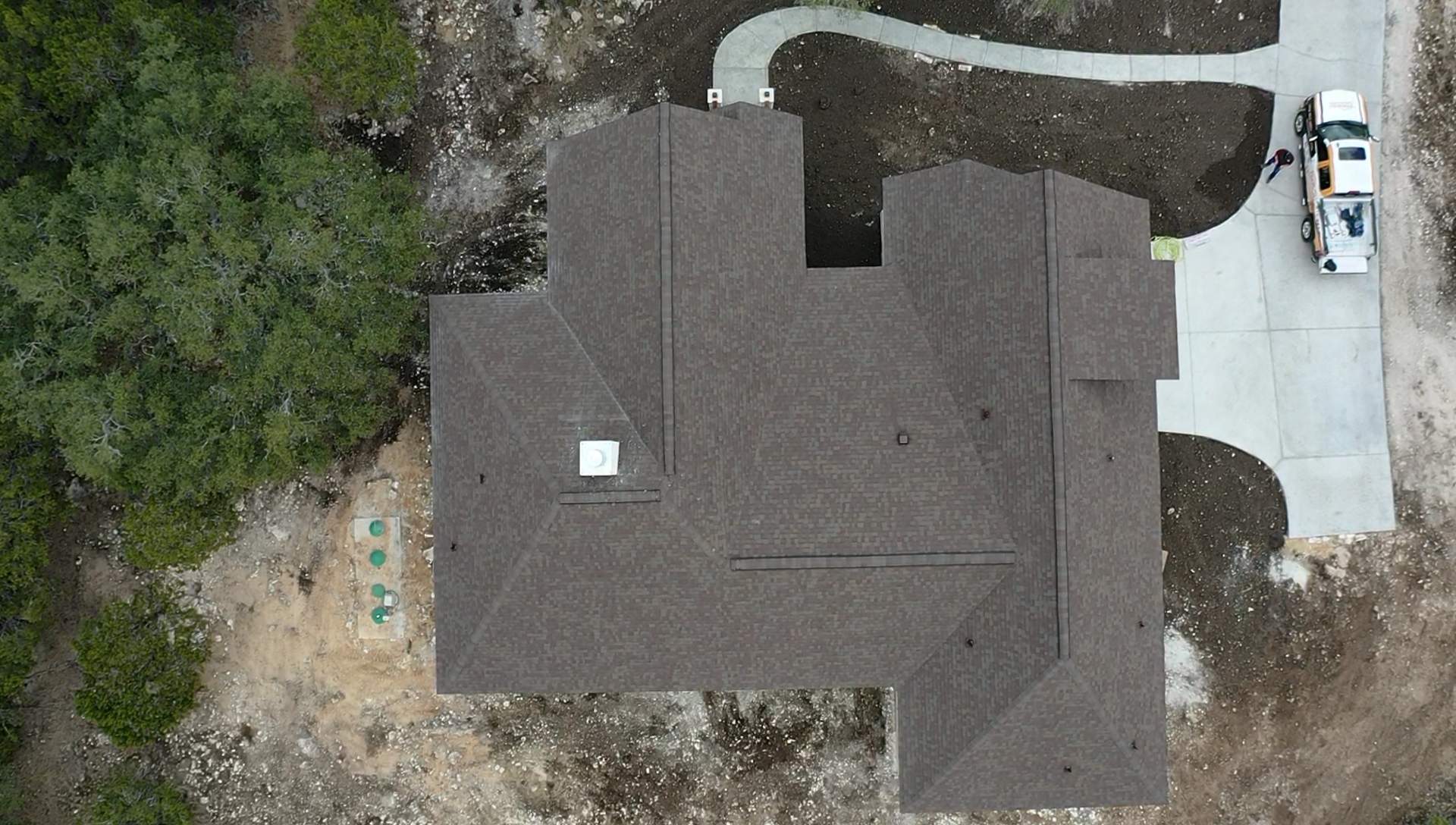 New Home Construction using Owens Corning 30 year Architectural Shingles by Premier Roofing and Contracting