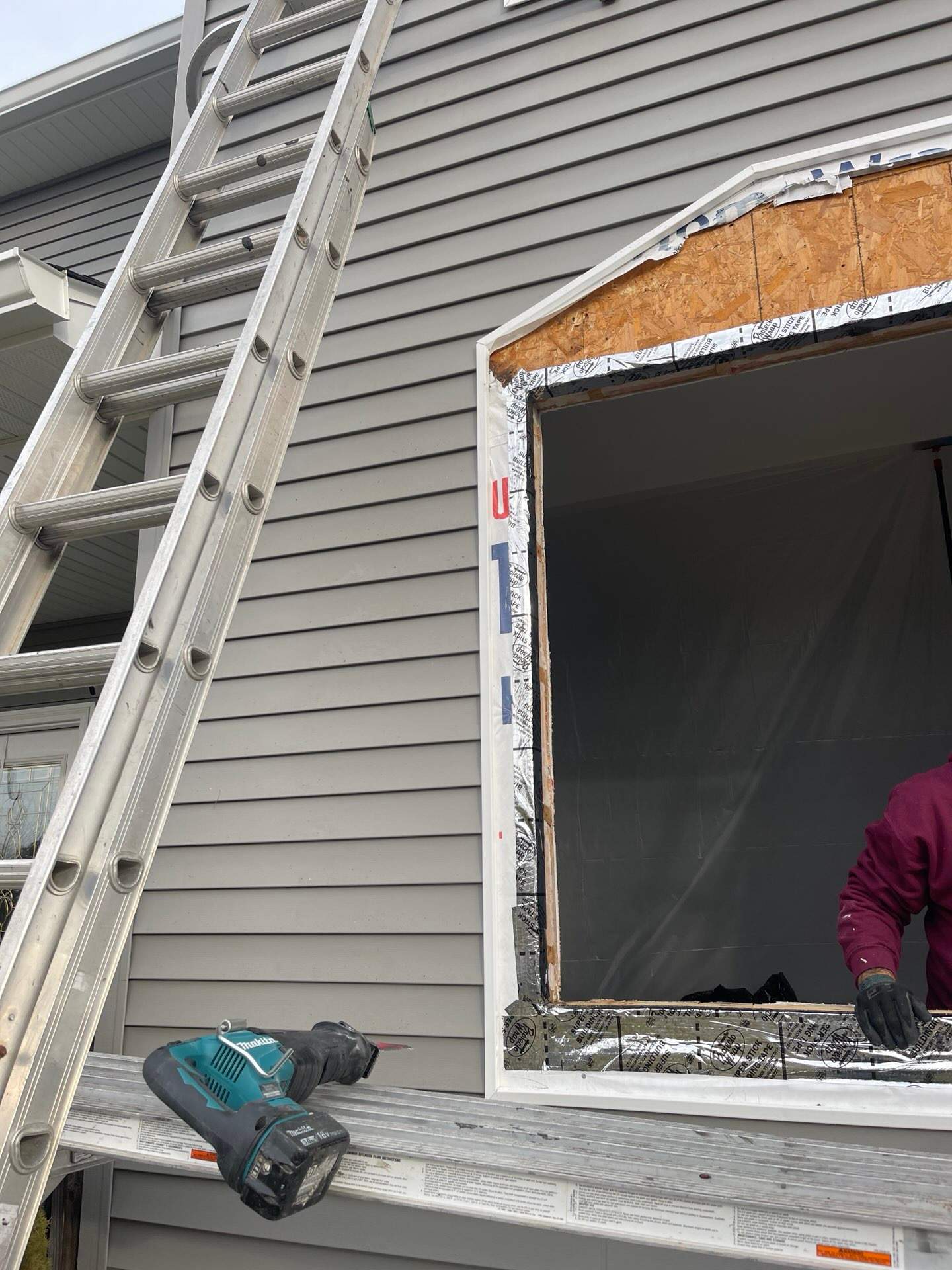 Exterior & Window Installation using CertainTeed Mainstreet & ViWinTech Windows by Koontz Construction