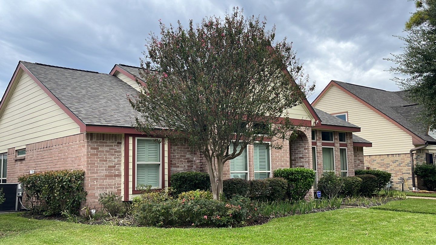 Residential Roofing Installation using Owen's Corning Duration (Lifetime) Shingles by Roof Repair Company