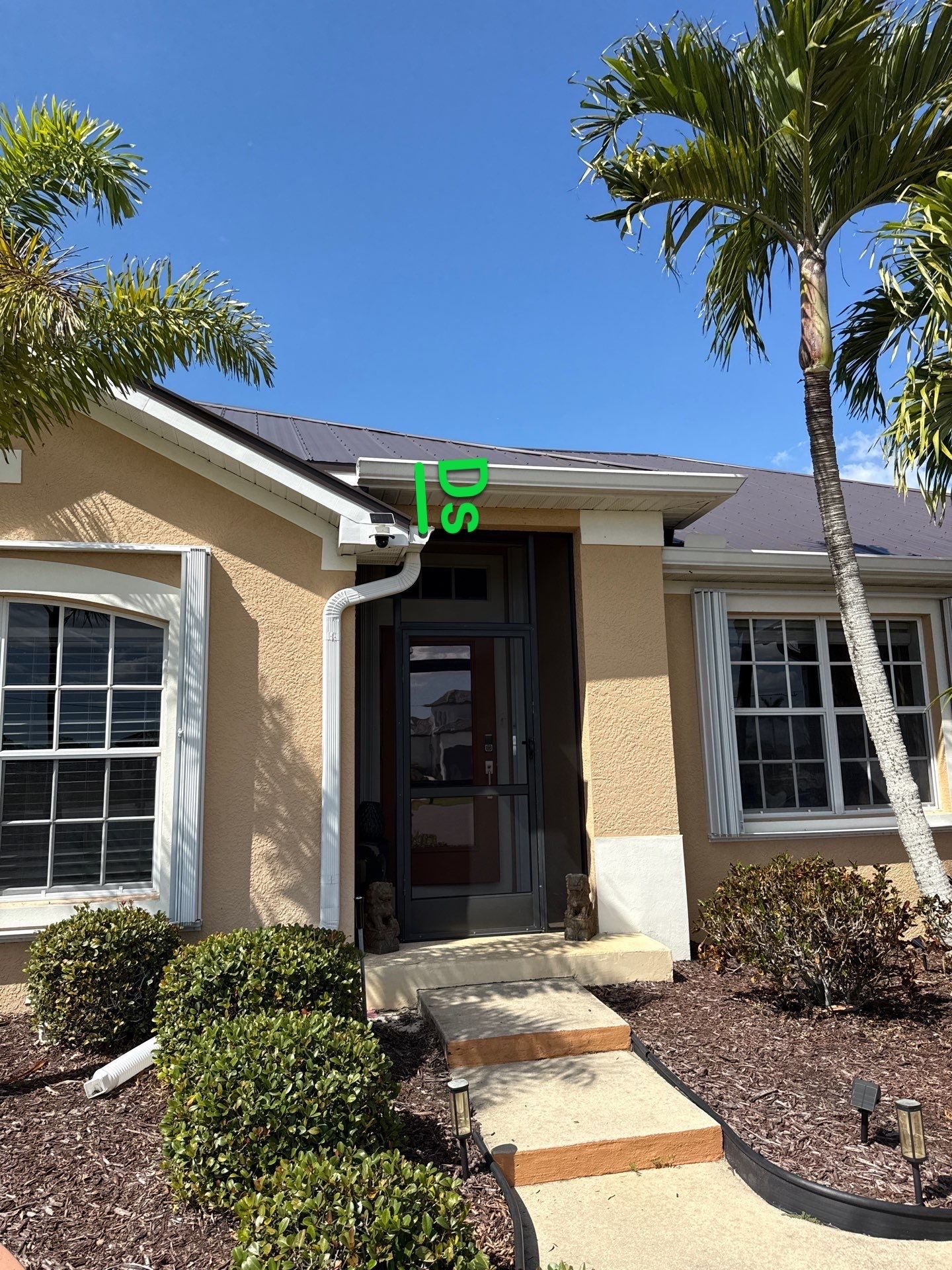 White 6 Inch Seamless Gutters using K-Style Seamless Gutters in Punta Gorda FL by Gutter Professors