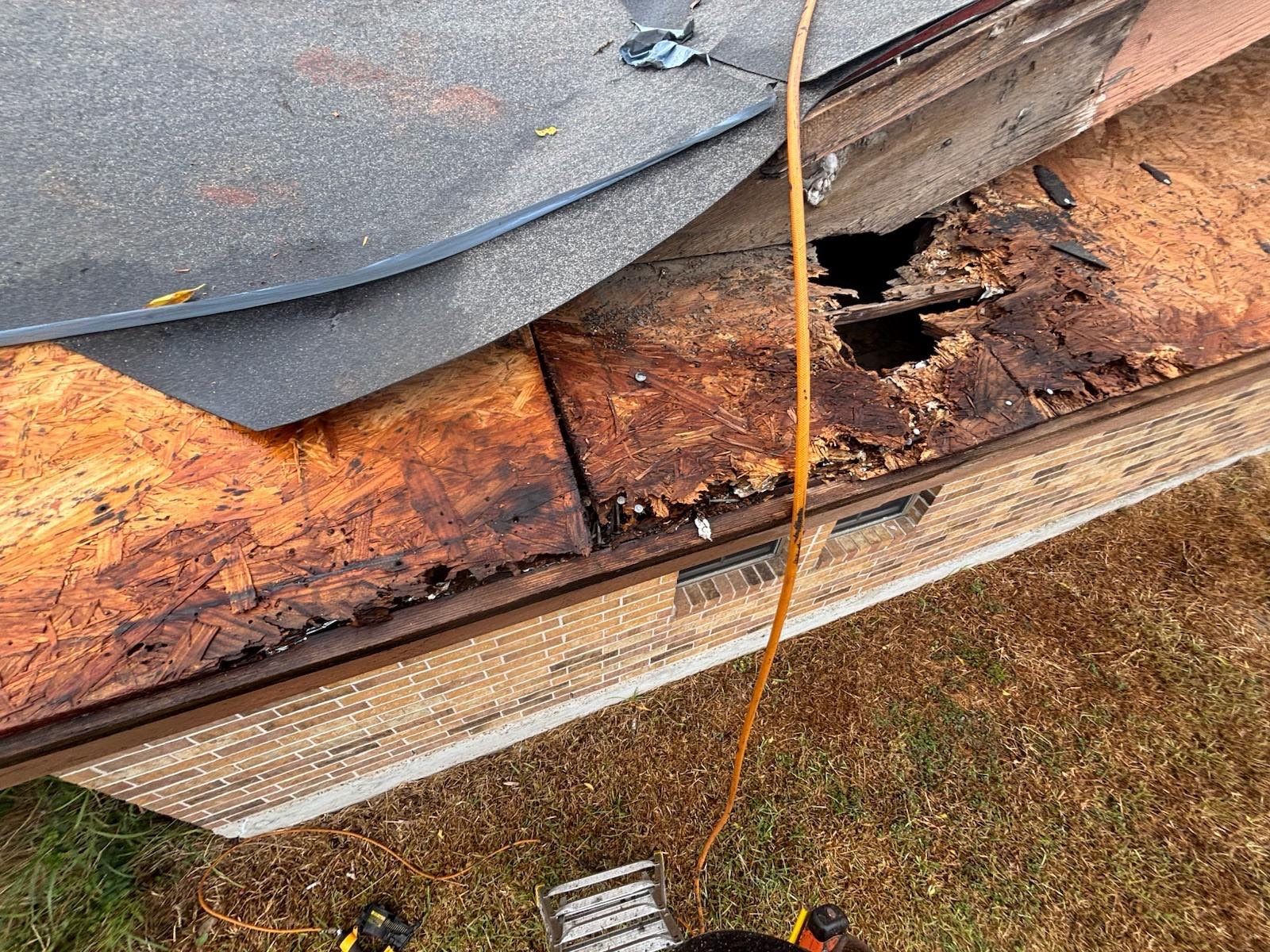 Country Roofing by Bayfront Roofing and Construction