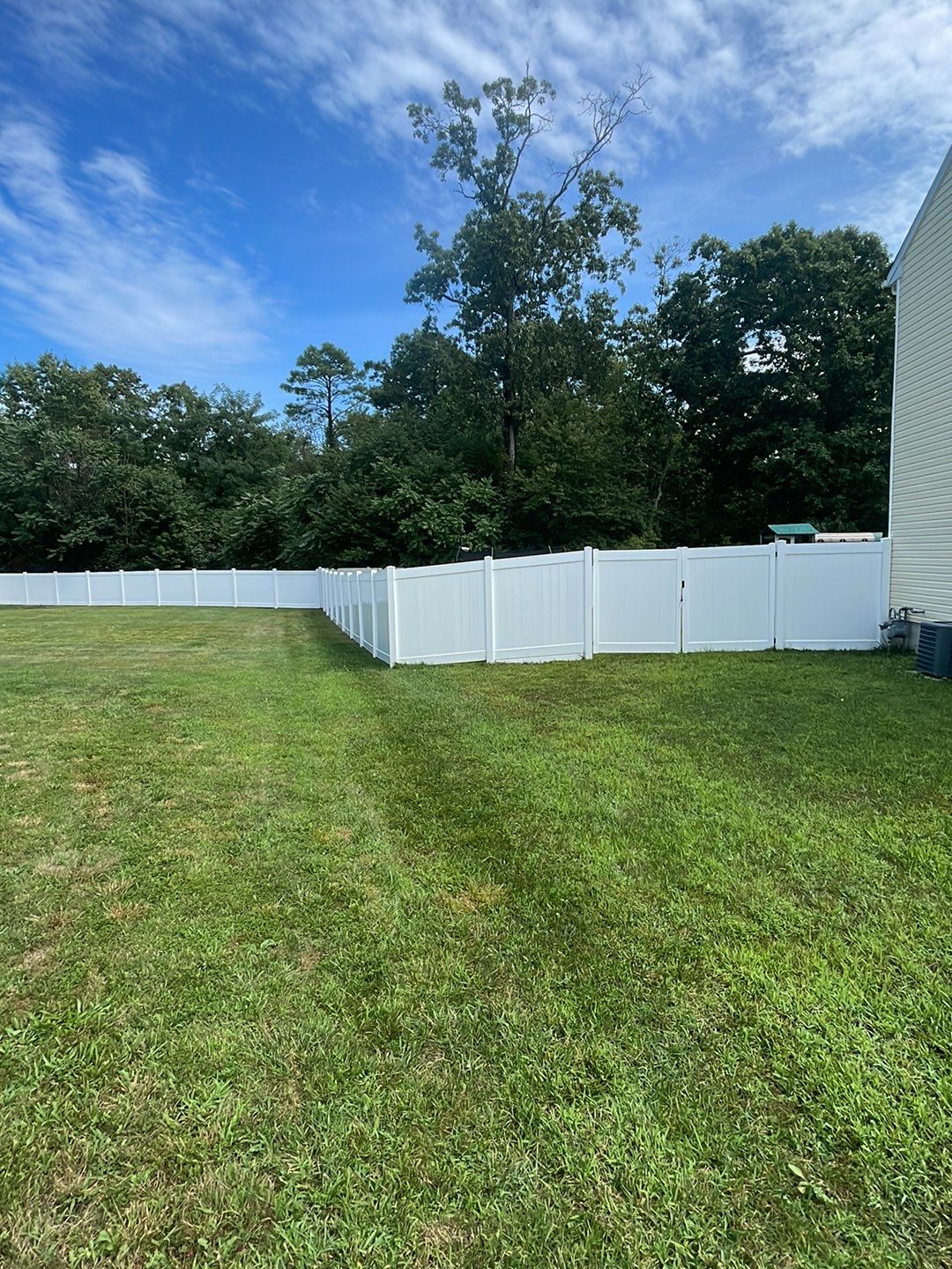 Fence Cleaning & House Wash by SJ Exterior