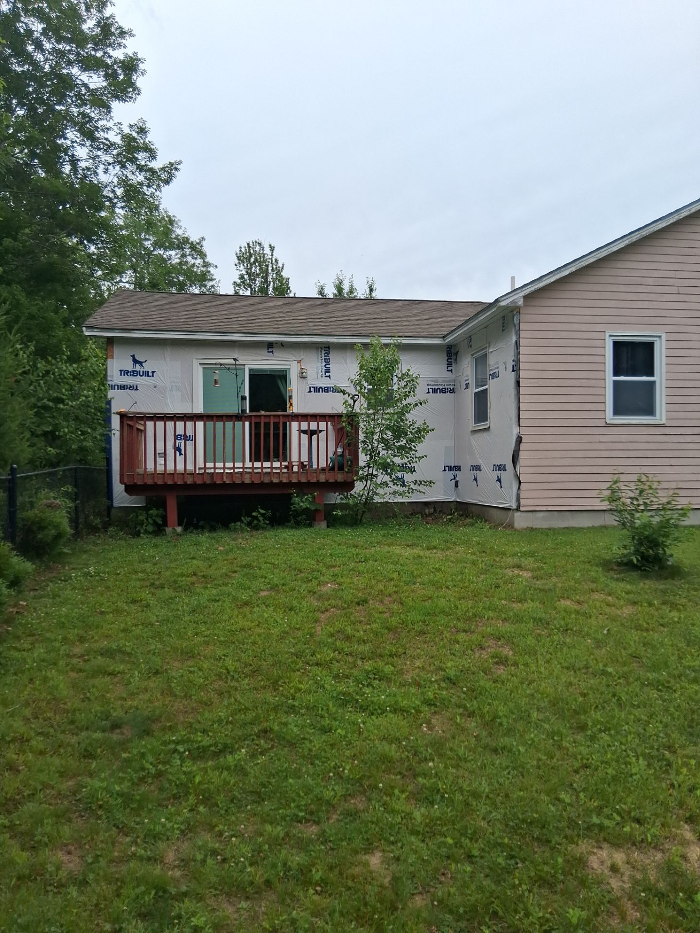 Barnstead, NH – Premium Vinyl Siding Transformation by Tall pine roofing