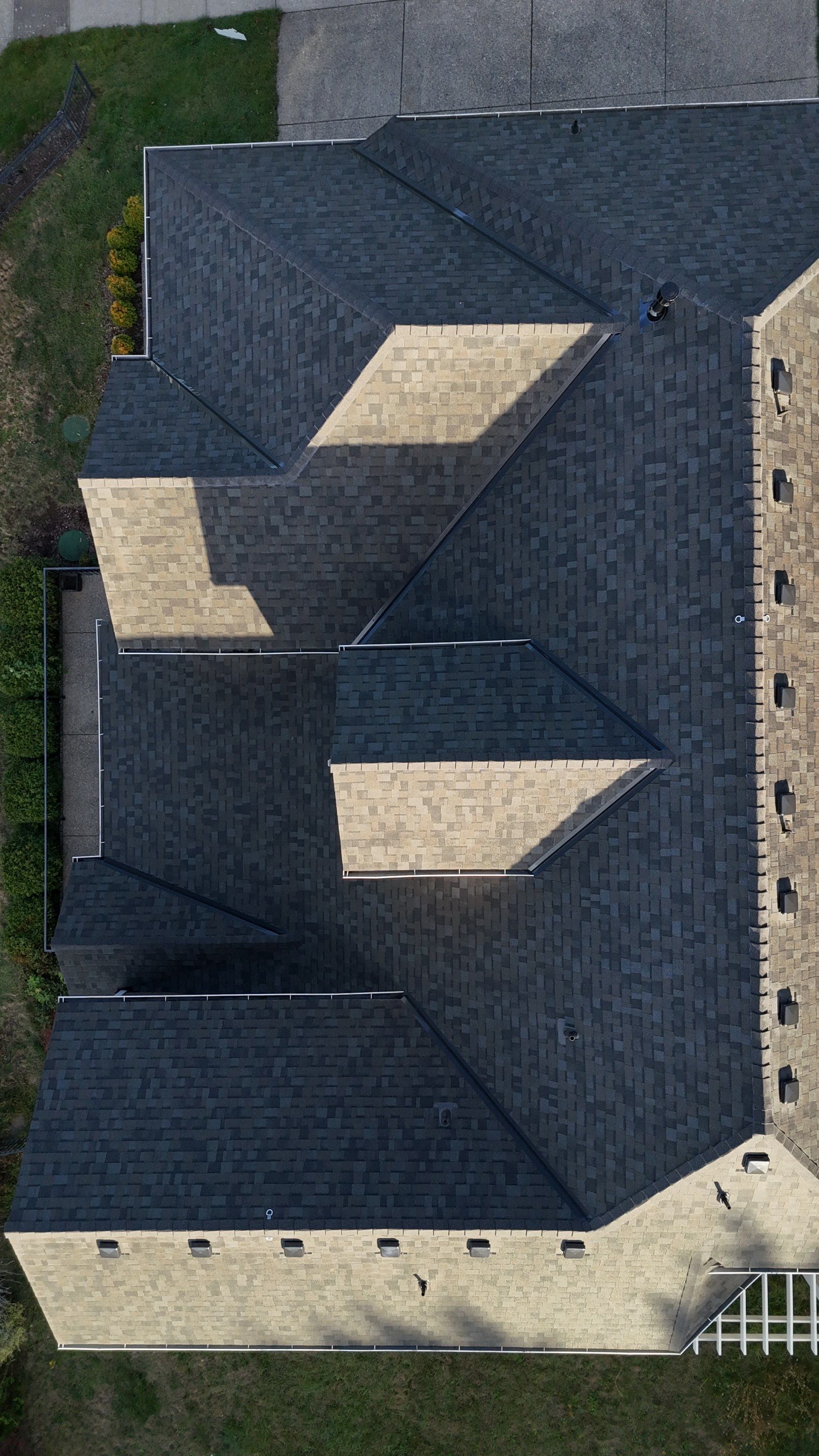 Williamsburg Gray | Roof Replacement in Camas, WA 98607 by Valiant Roofing, LLC