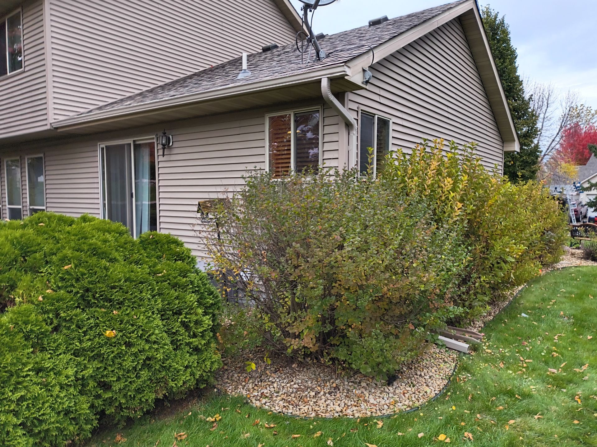 5" Gutter Installation with Leaf Protection Reinstalled – Waconia, MN by Next Level Seamless Gutters / Exteriors Inc.