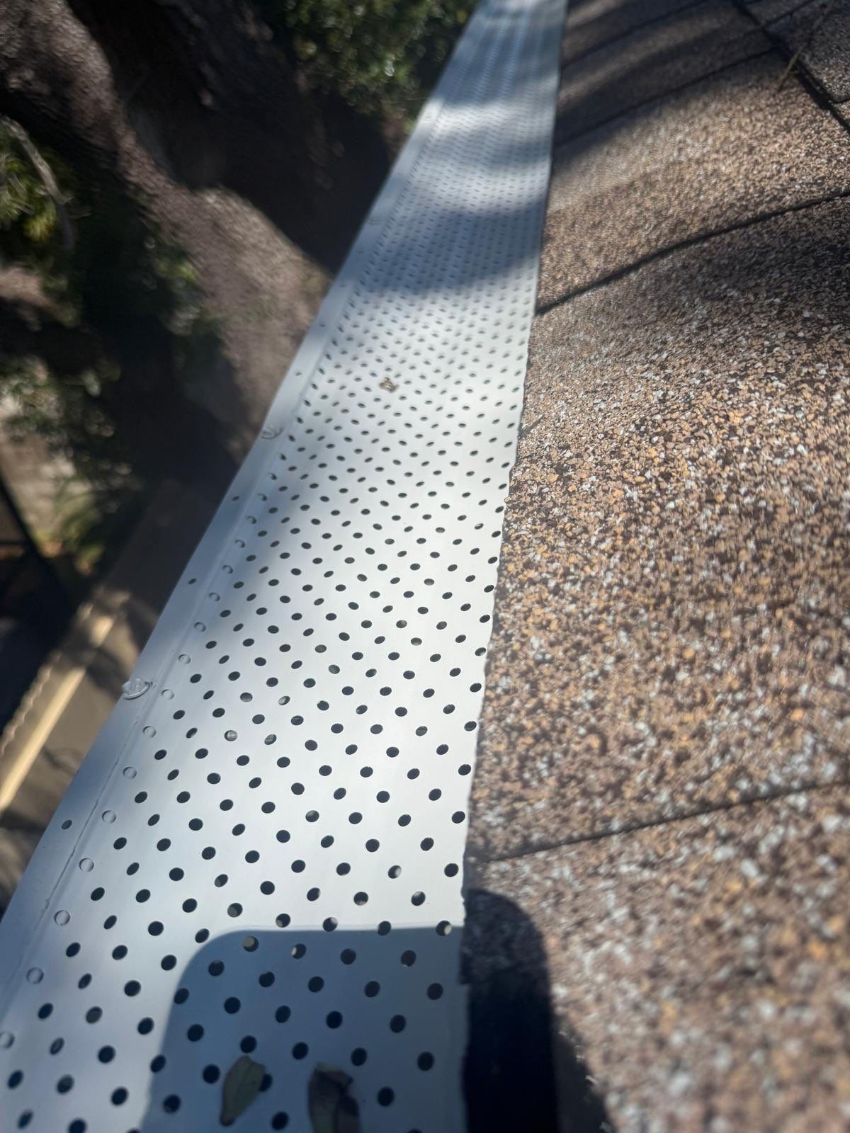 Residential Seamless Gutter Solutions in Tampa FL by Gutter Professors