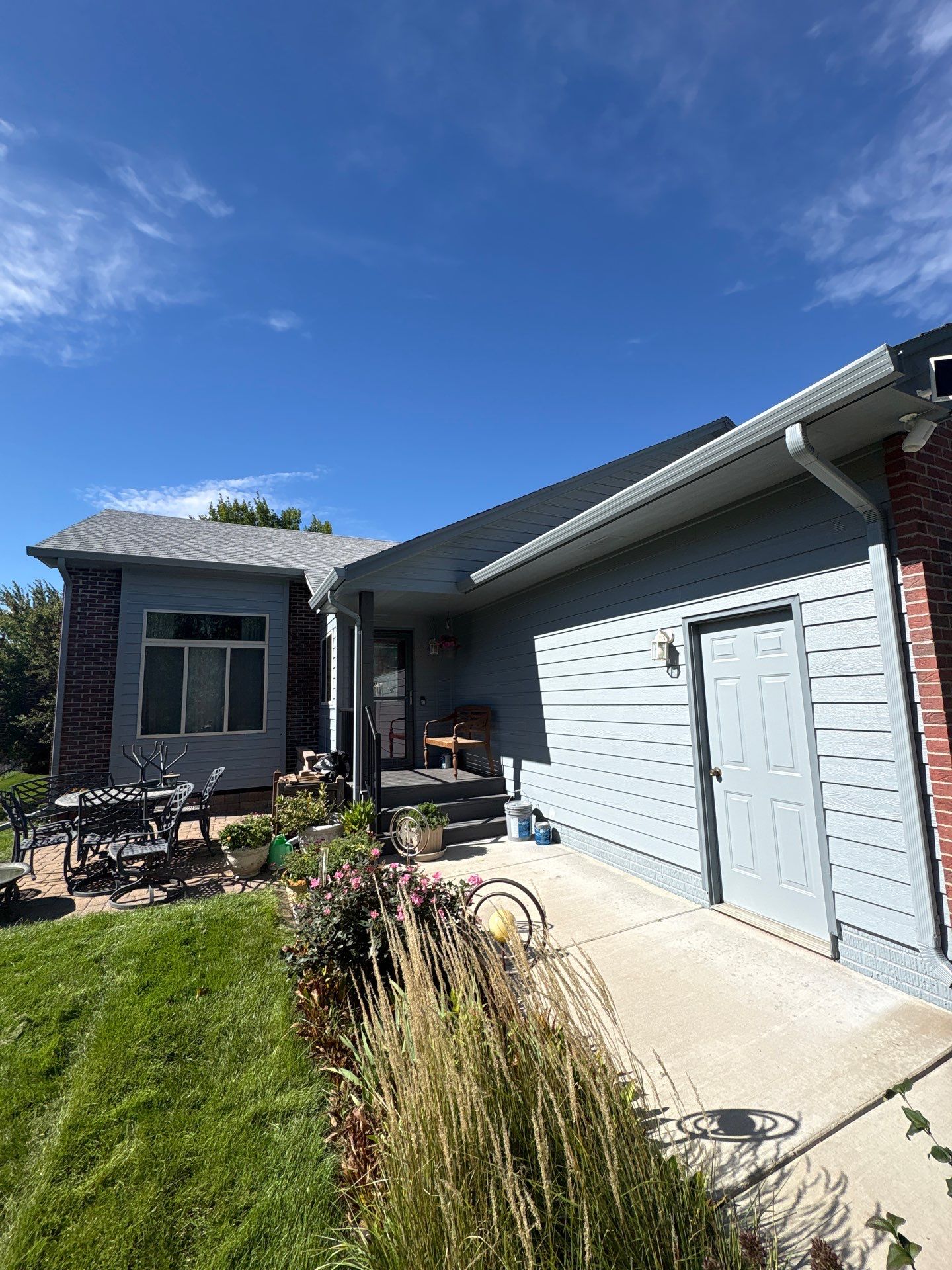 Exterior Painting for Vinyl Siding and Trim in Sioux Falls by Select Painting, Coatings & Garage Cabinets