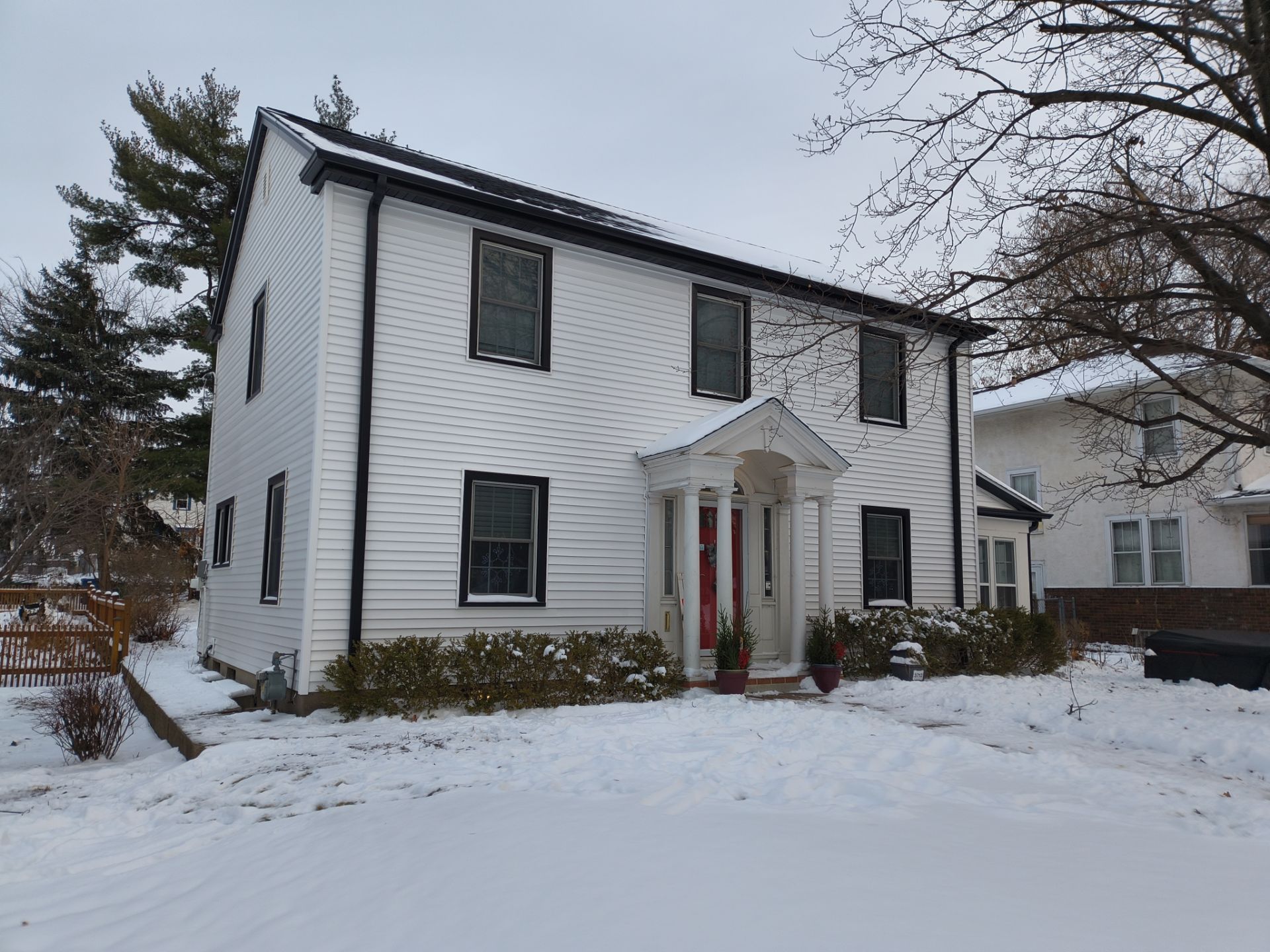 5-Inch Black Gutter Installation – Minneapolis, MN by Next Level Seamless Gutters / Exteriors Inc.