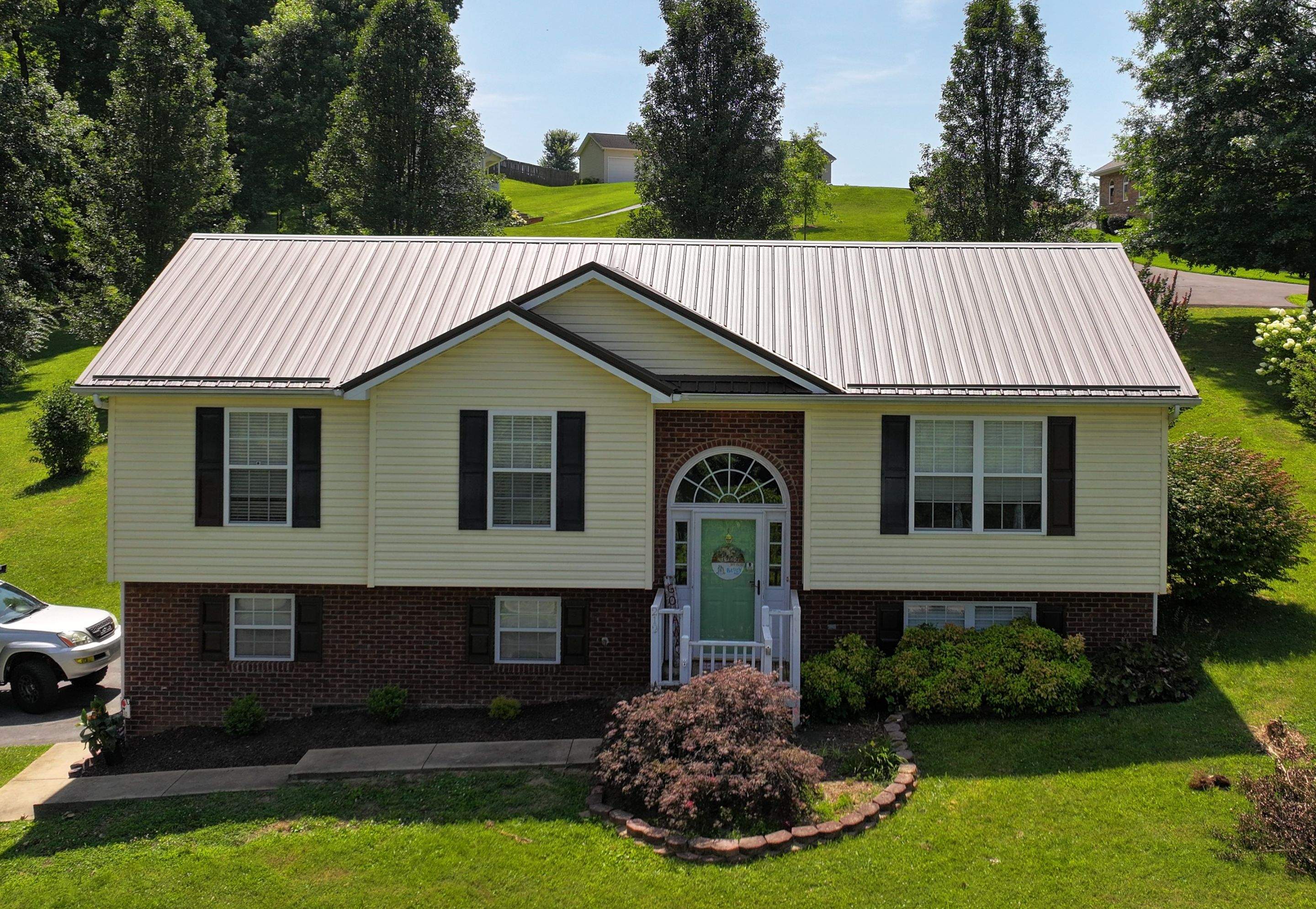 Carrier Residence by Omnia Roofing