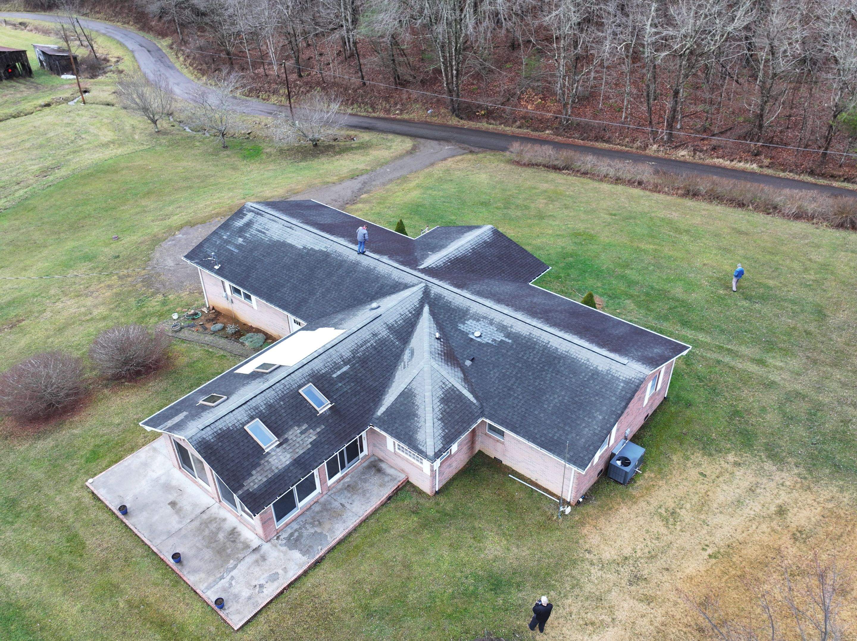 Woodard Residence by Omnia Roofing