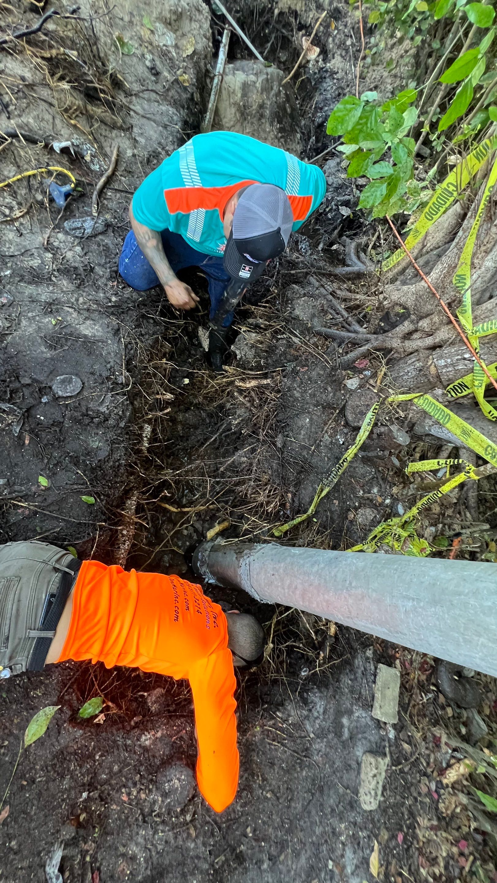 Hydro Excavating a Water Main for Repair by APS Power & Water