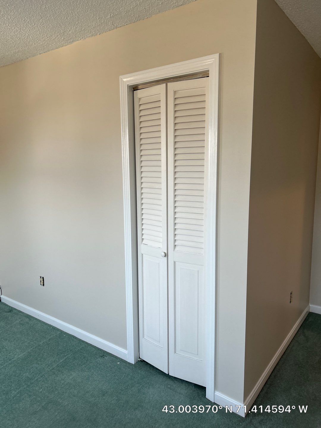 Comprehensive Interior Painting and Drywall Repair in Manchester, New Hampshire by The Persnickety Painters