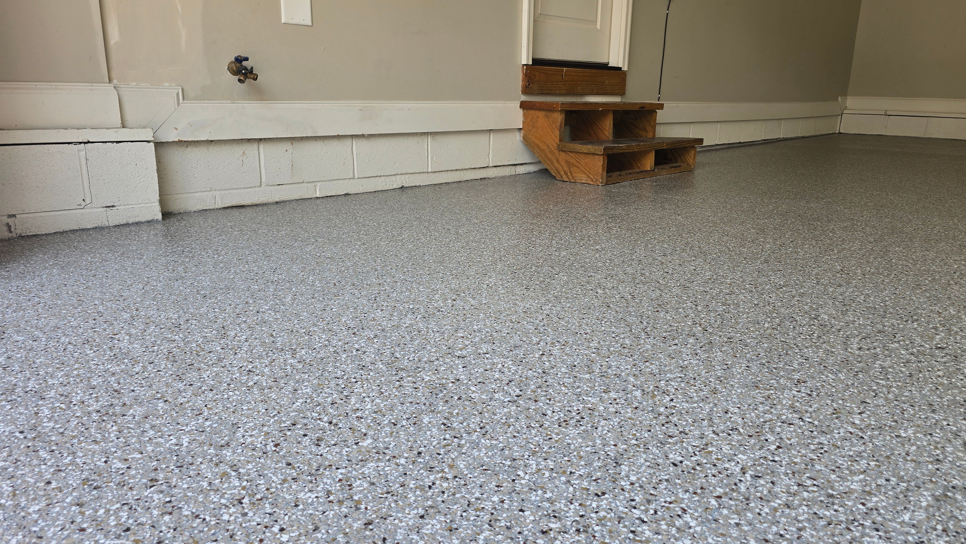 Garage Using Flake  by Elite Floor Solutions