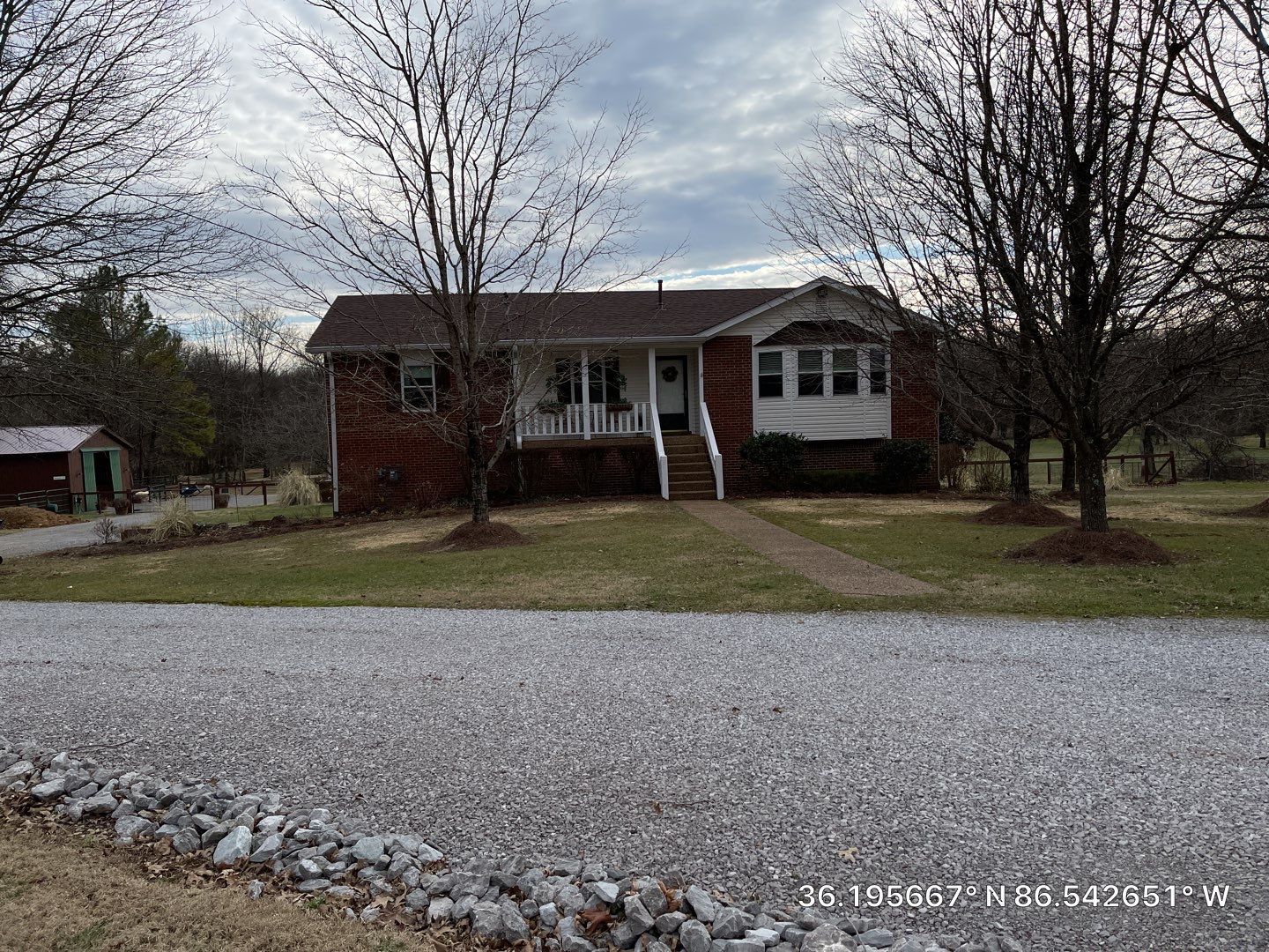 Residential Roofing Installation using Owens Corning Oakridge Roofing System by Undersun Roofing 