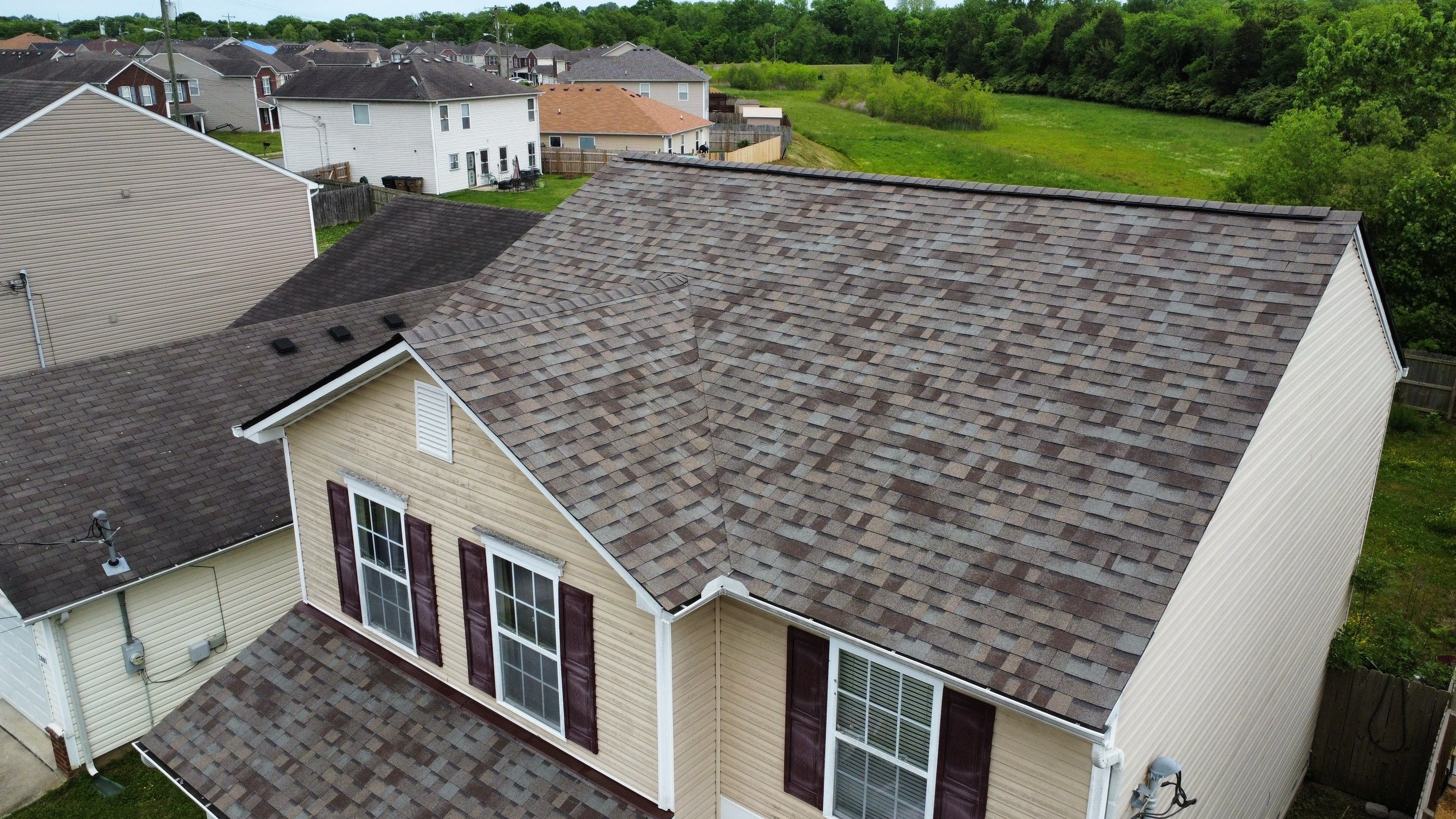 Residential Roofing Installation using Owens Corning TruDef Oakridge Roofing System by Undersun Roofing 