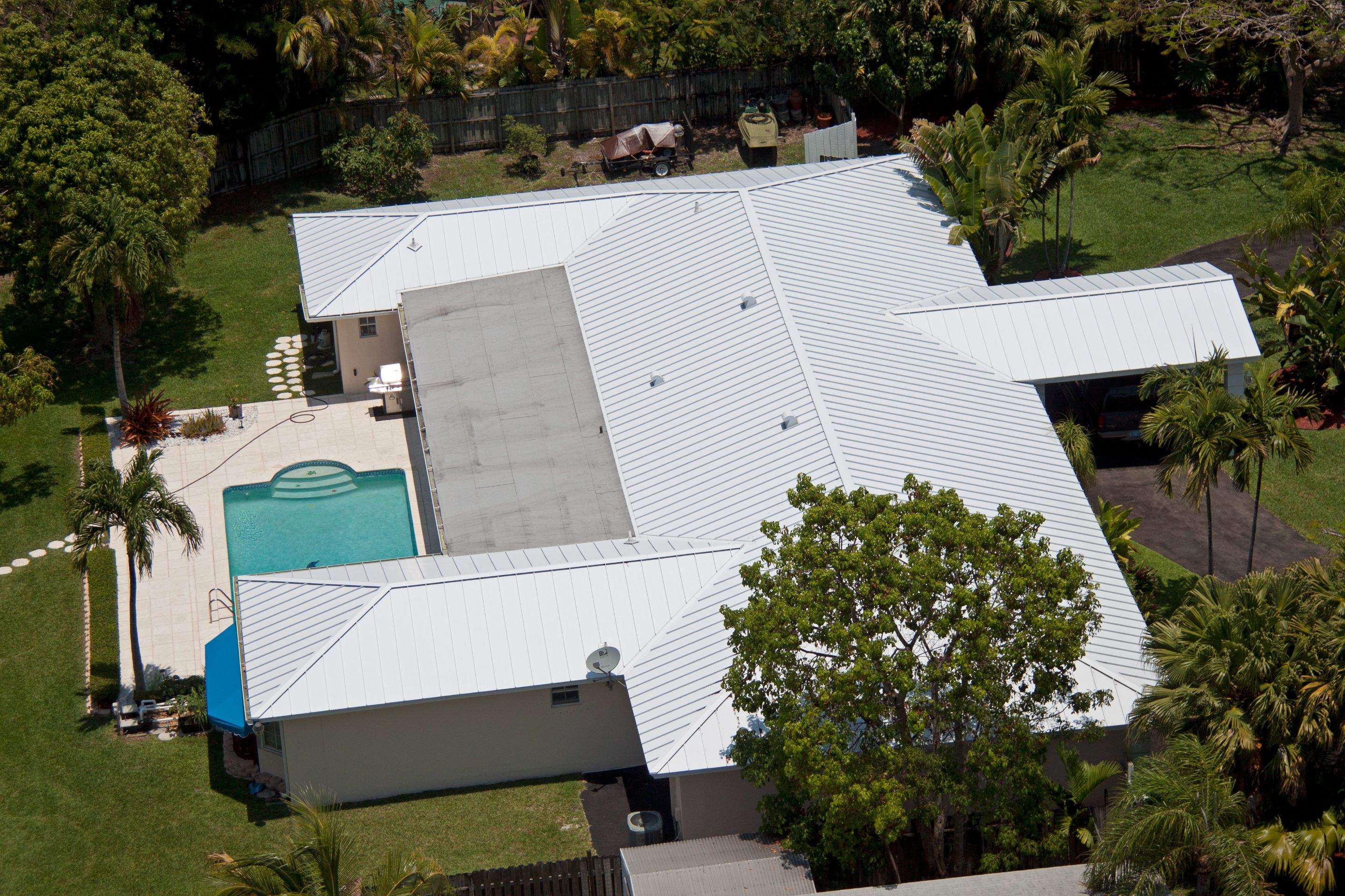 Metal Roof - Galvalume - Regal White by Istueta Roofing